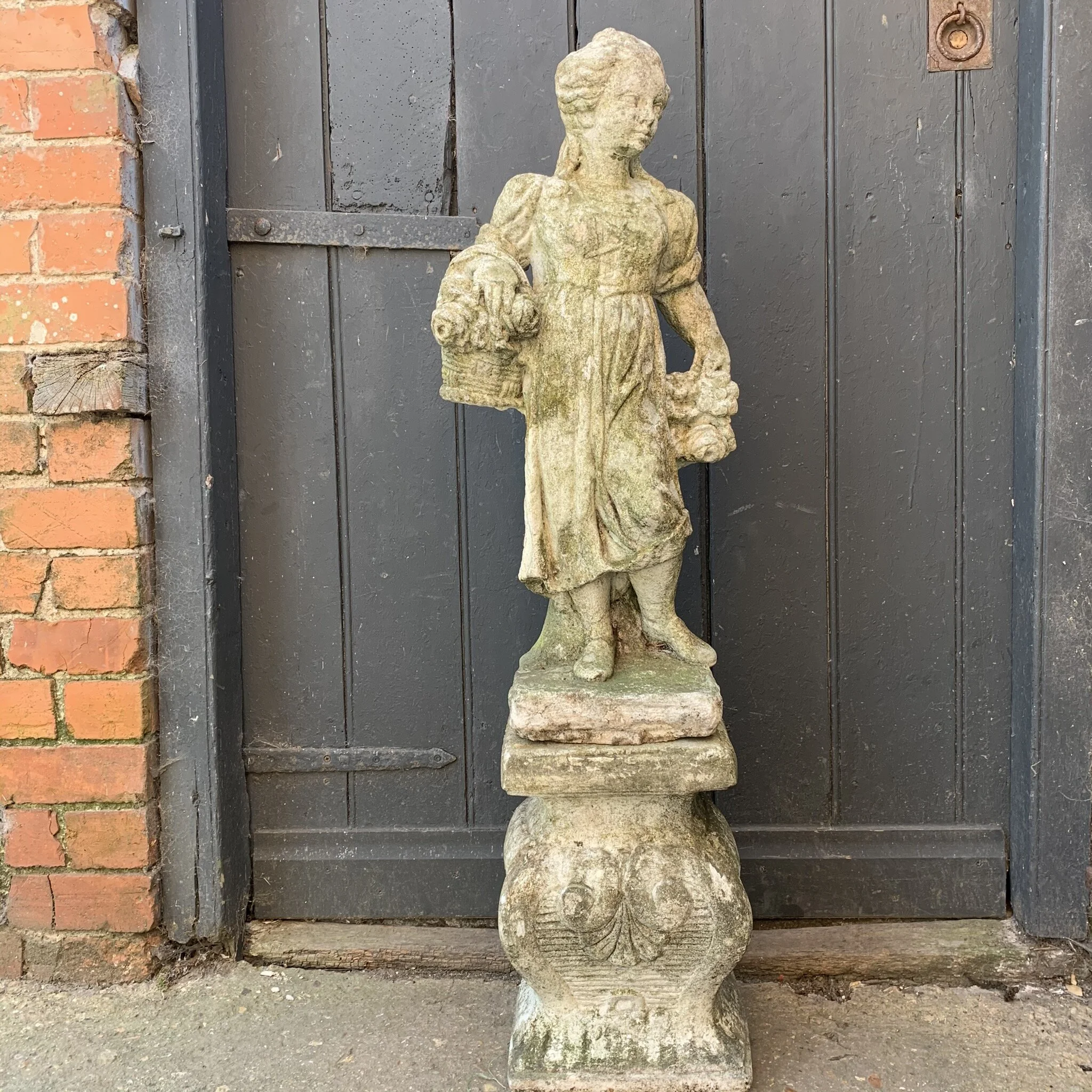 the flower seller statue