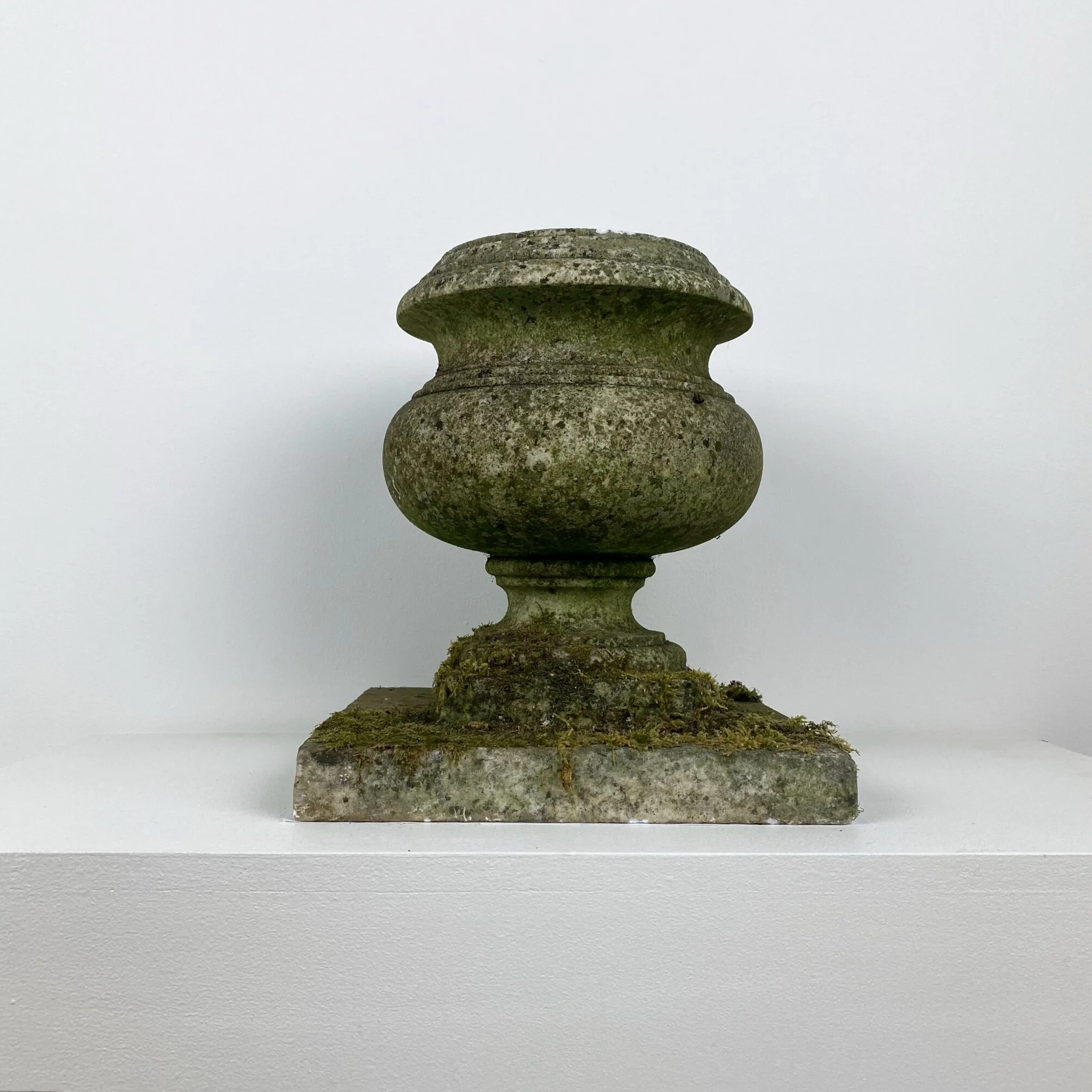 Victorian Garden urn in marble