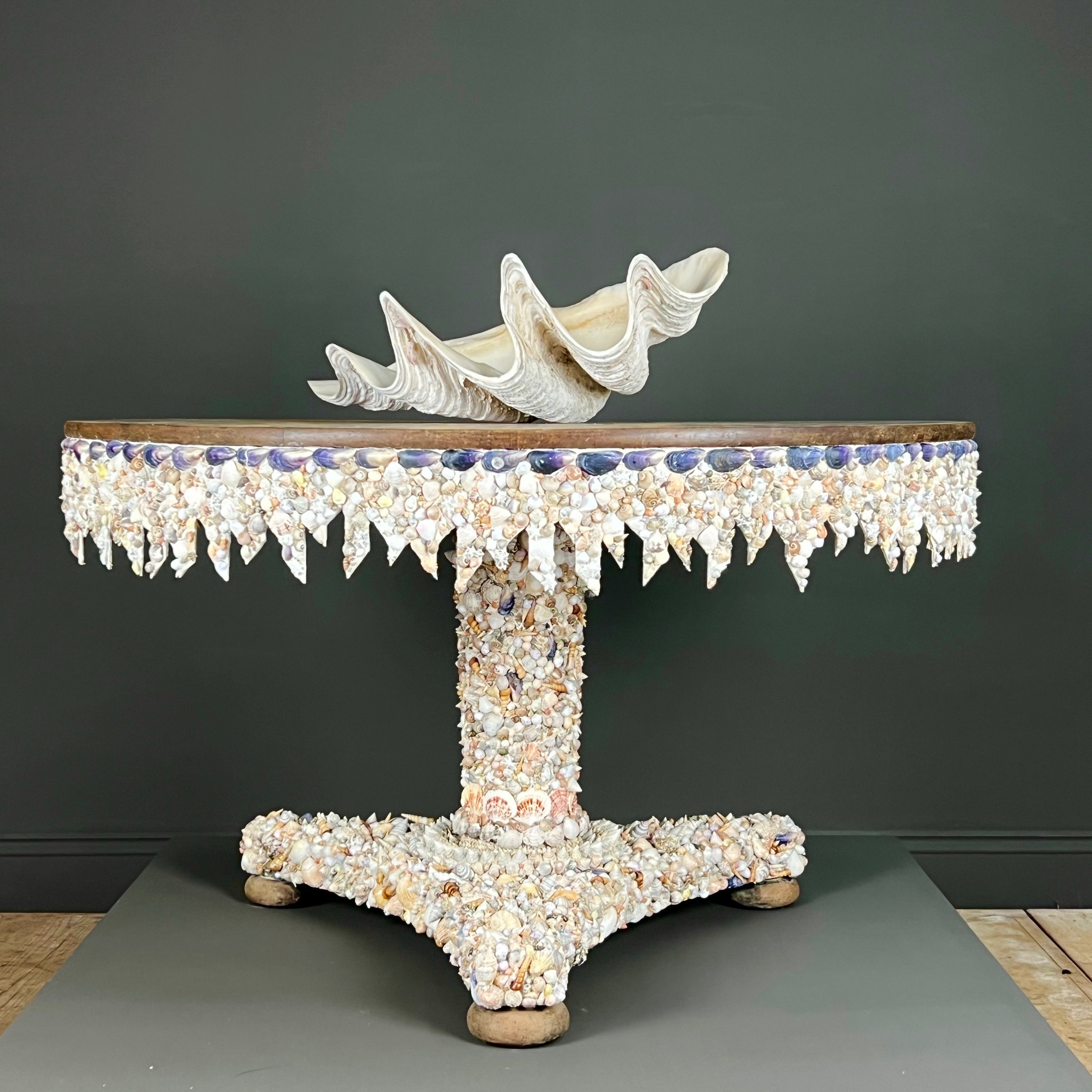 Large 19th Century Shell Tilt Top Centre Table