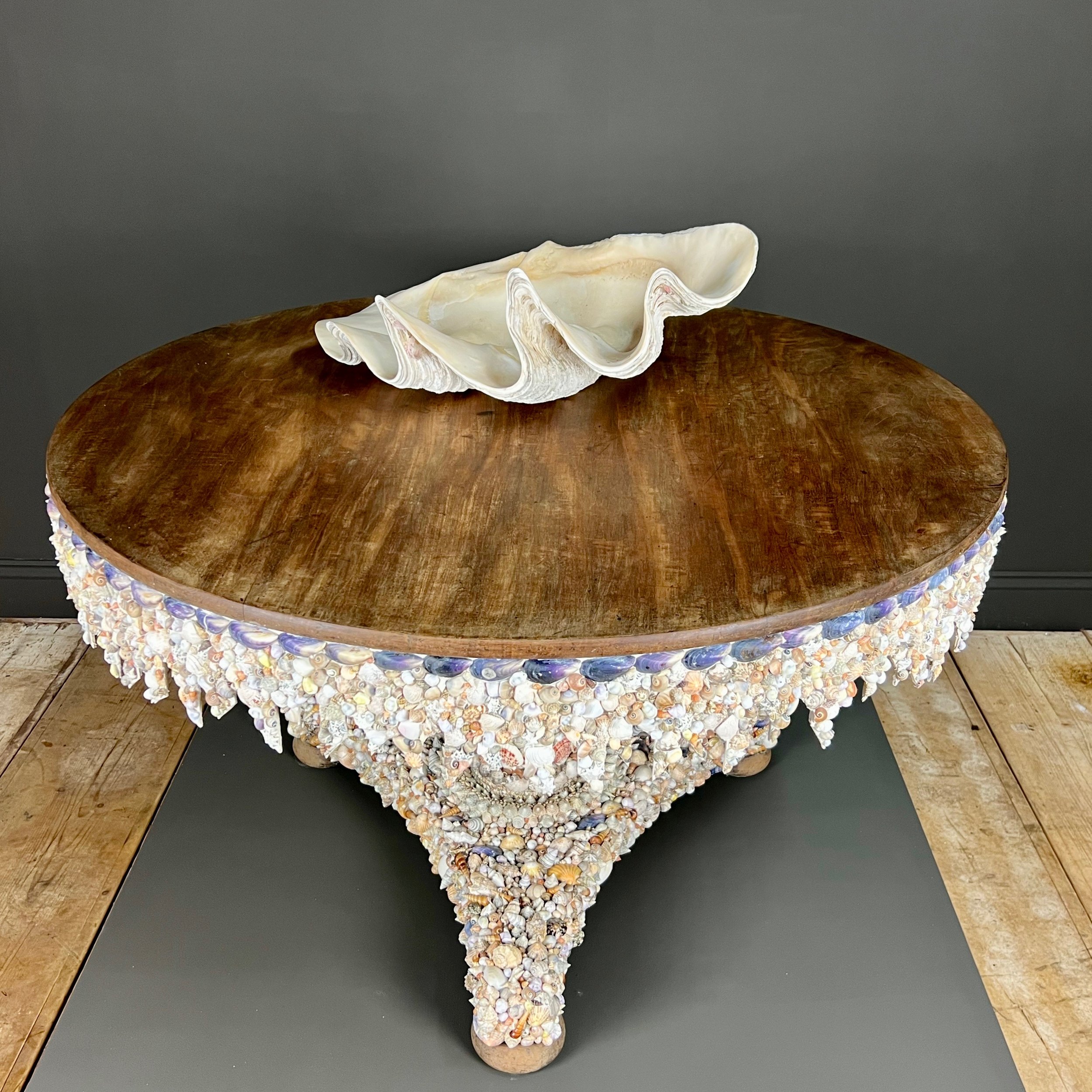 Large 19th Century Tilt Top Centre Table encrusted with sea shells