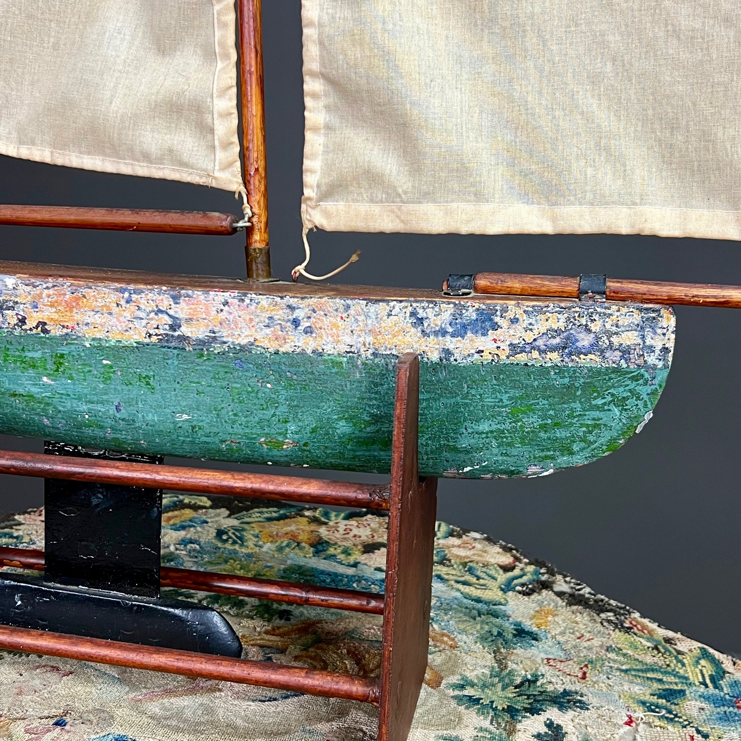 Edwardian pond yacht of good scale with a lovely “chippy” patina