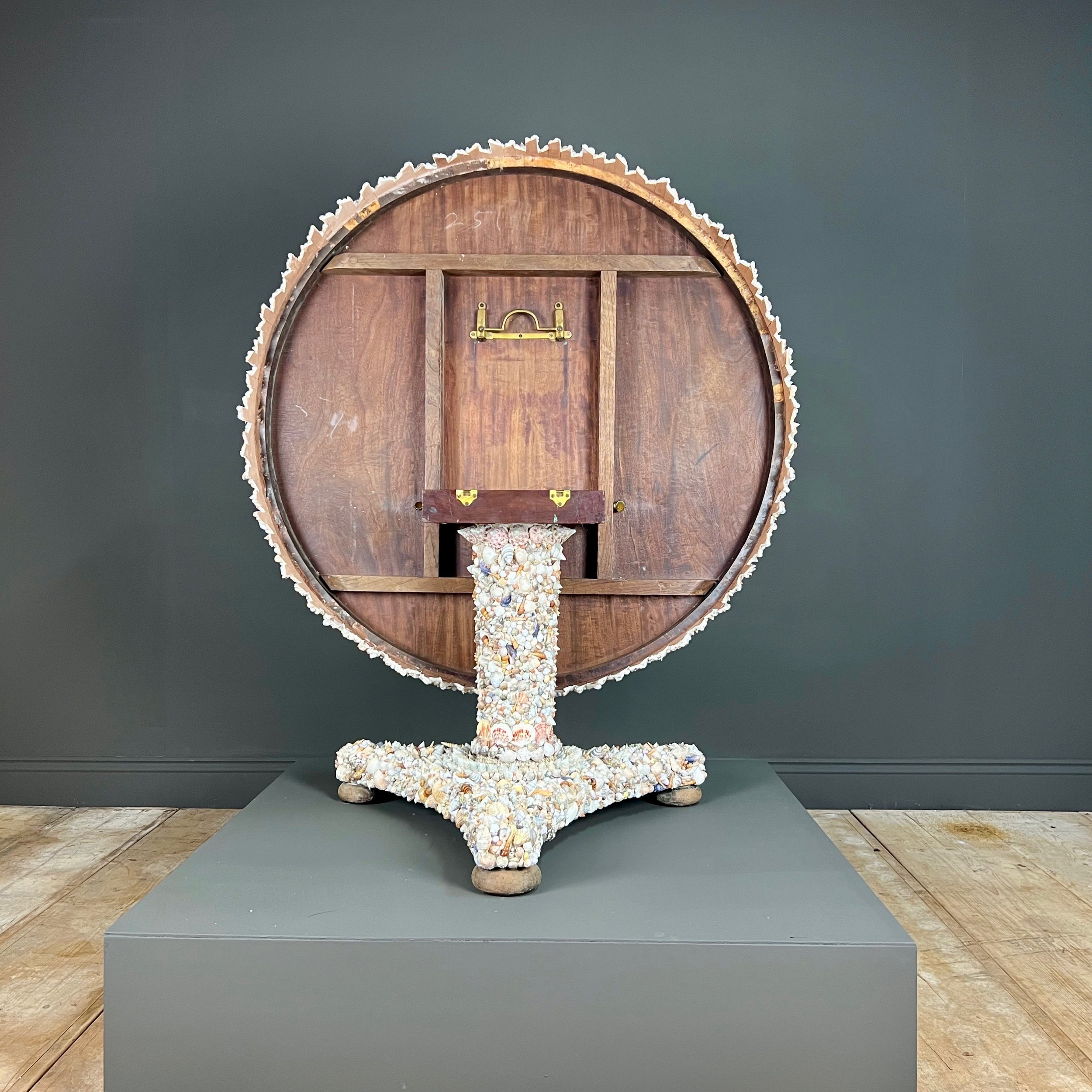 Large 19th Century Tilt Top Centre Table encrusted with sea shells