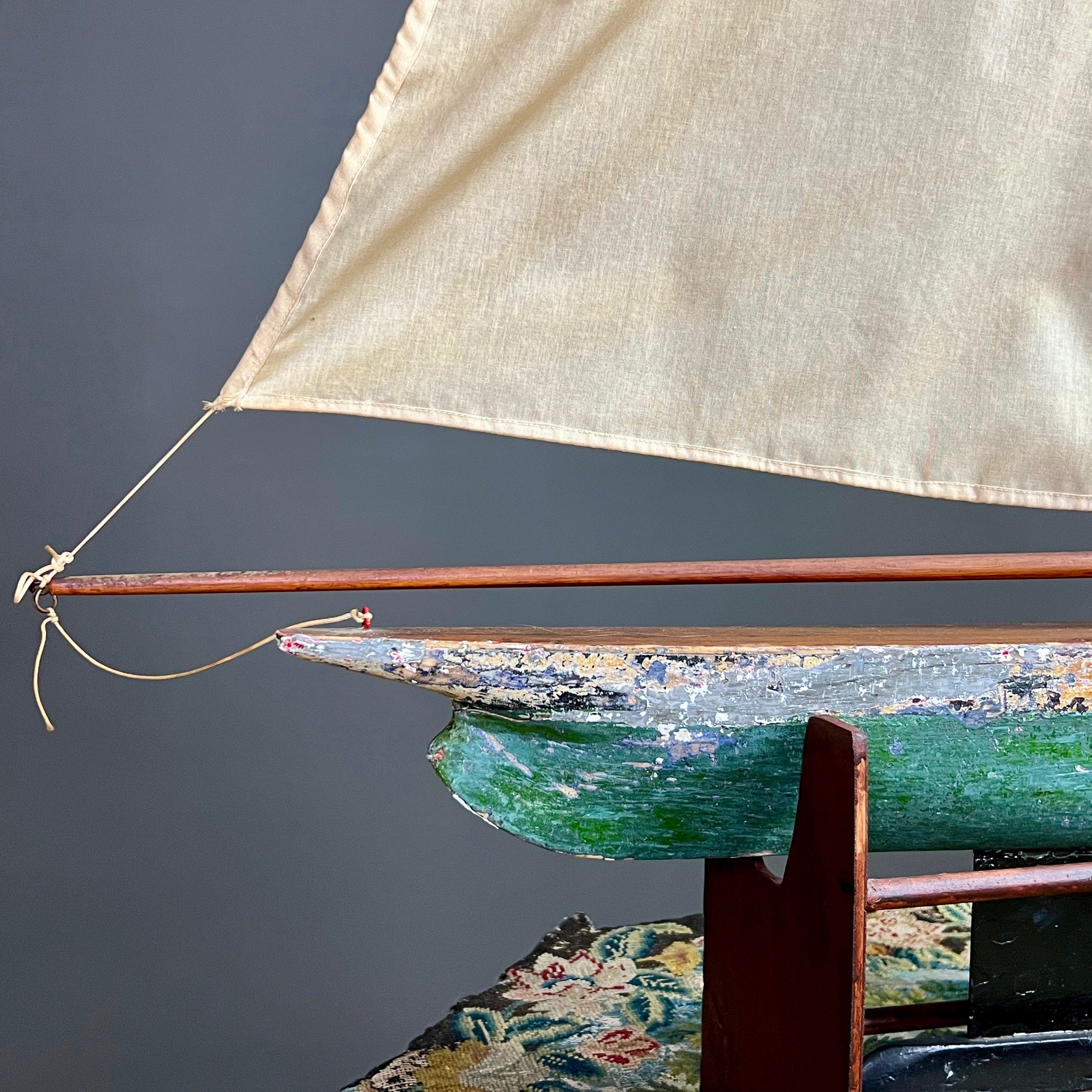 Edwardian pond yacht of good scale with a lovely “chippy” patina