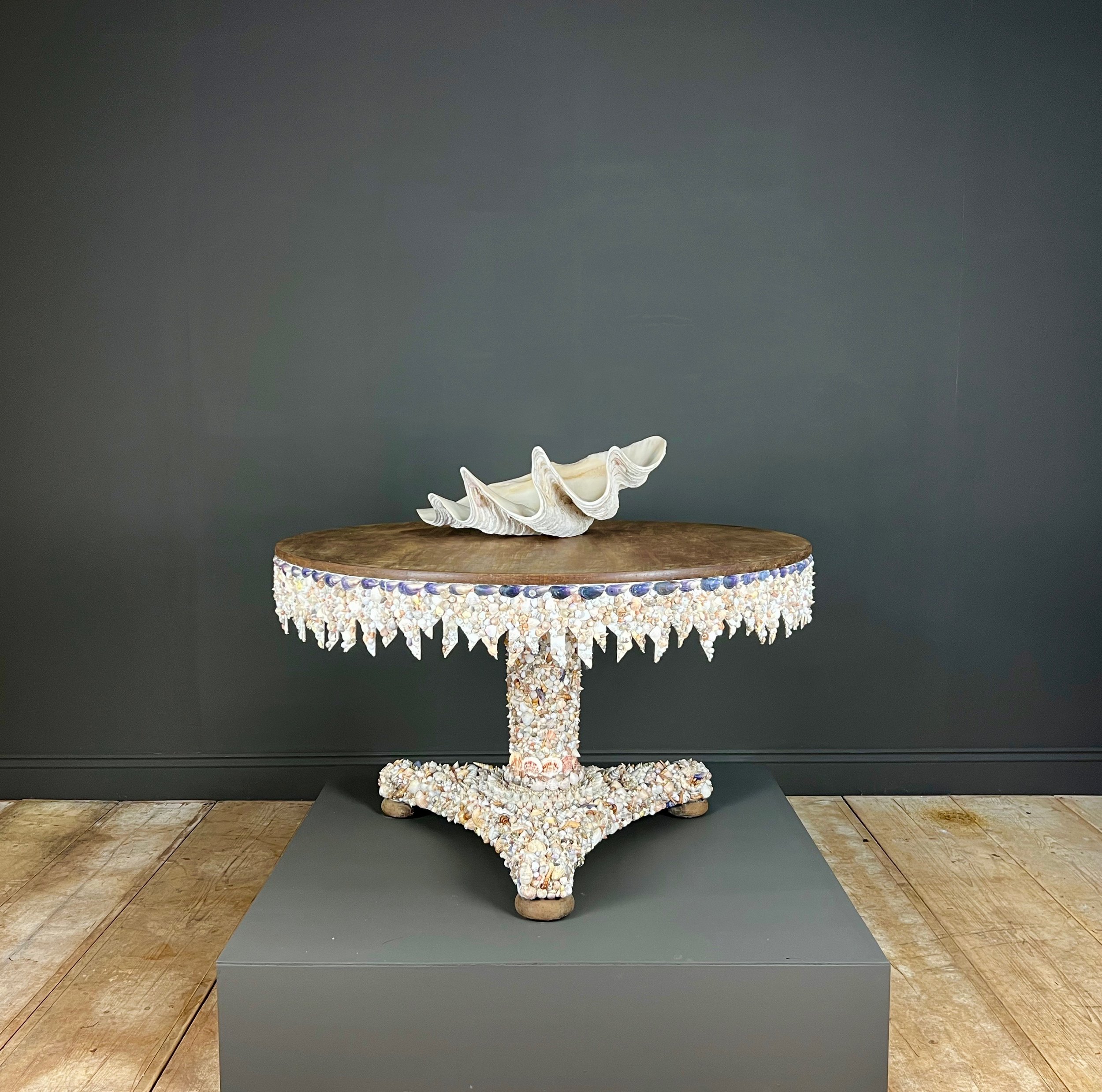 Large 19th Century Tilt Top Centre Table encrusted with sea shells