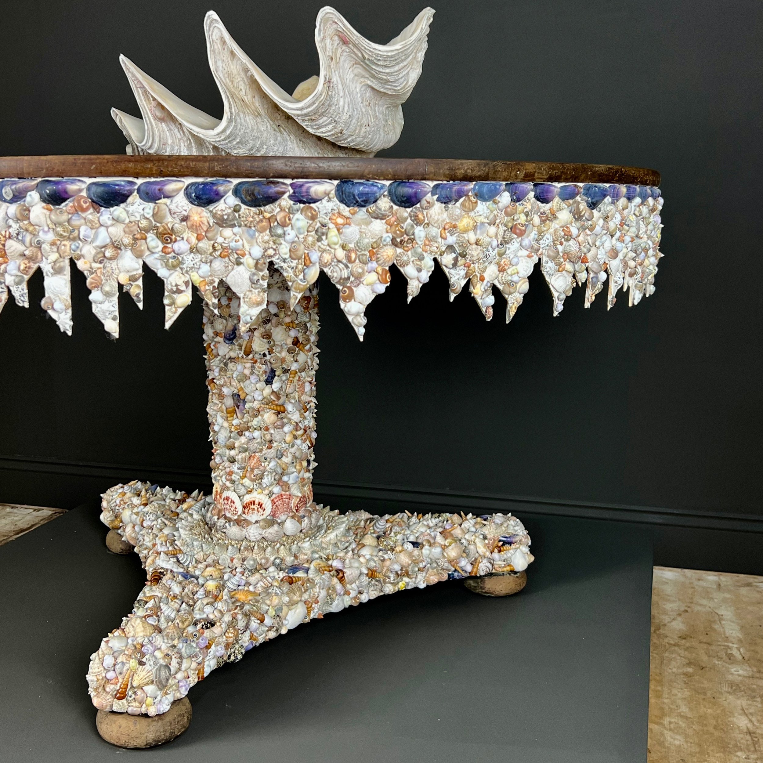 Large 19th Century Shell Tilt Top Centre Table