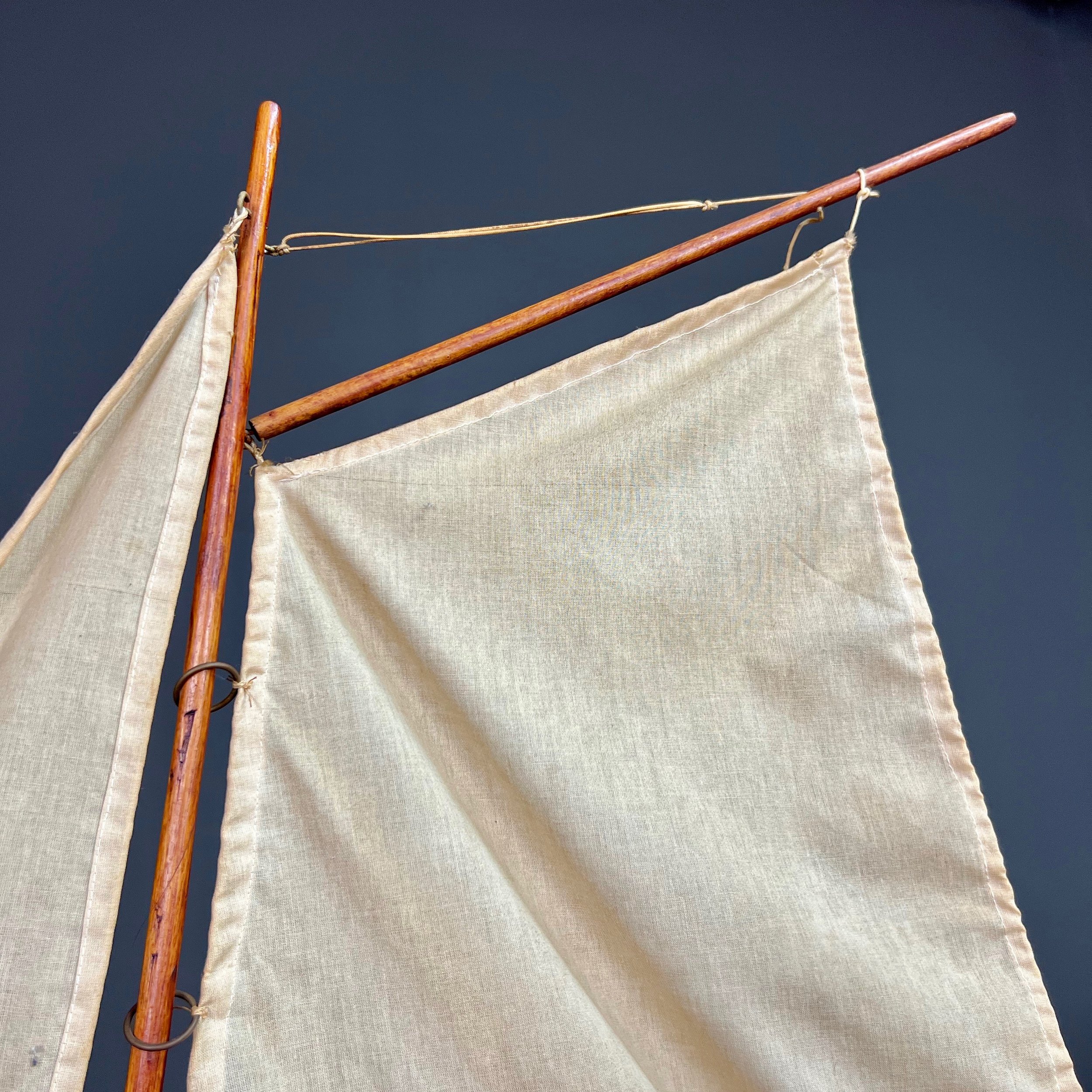 Edwardian pond yacht of good scale with a lovely “chippy” patina