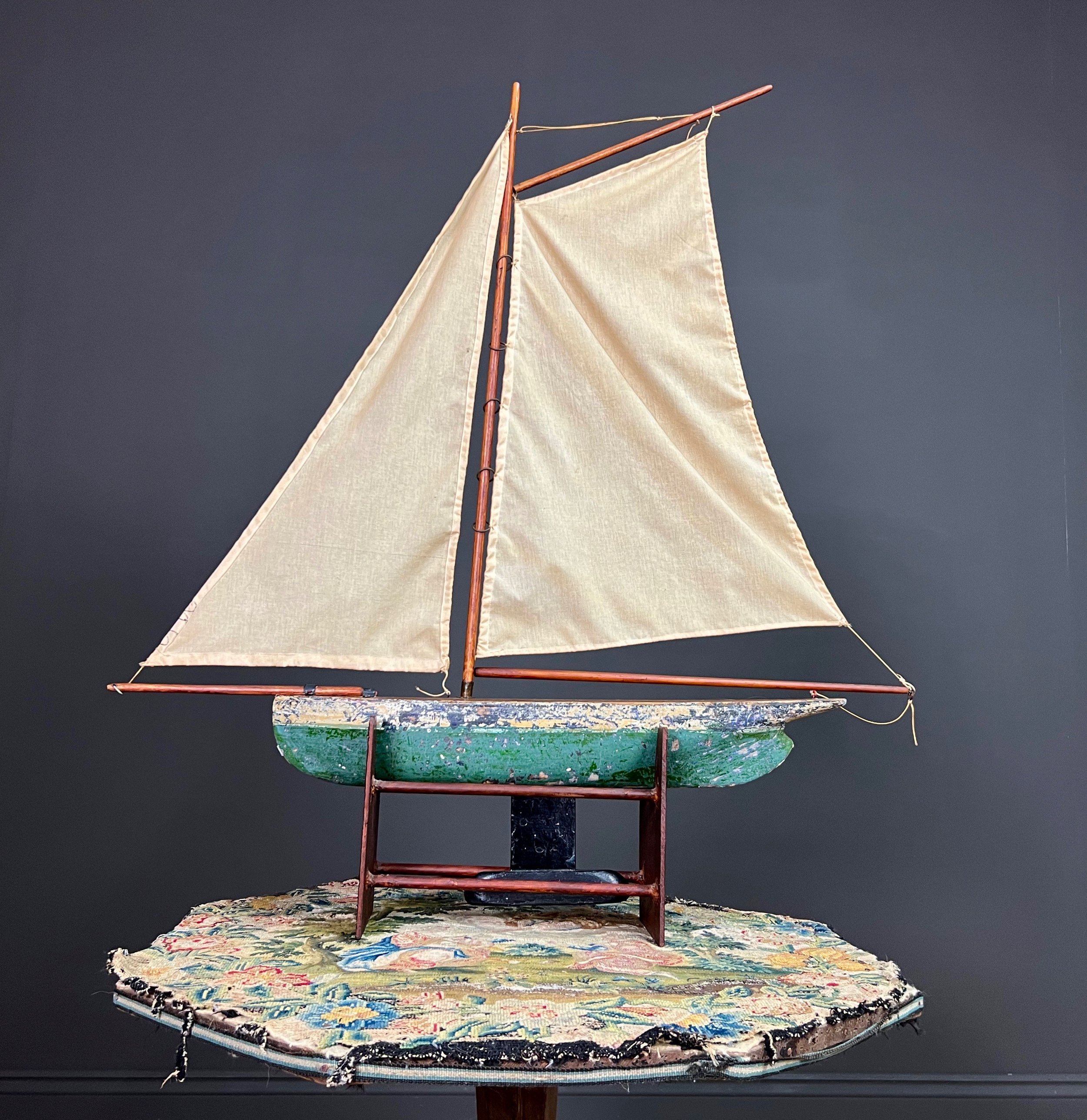 Edwardian pond yacht of good scale with a lovely “chippy” patina