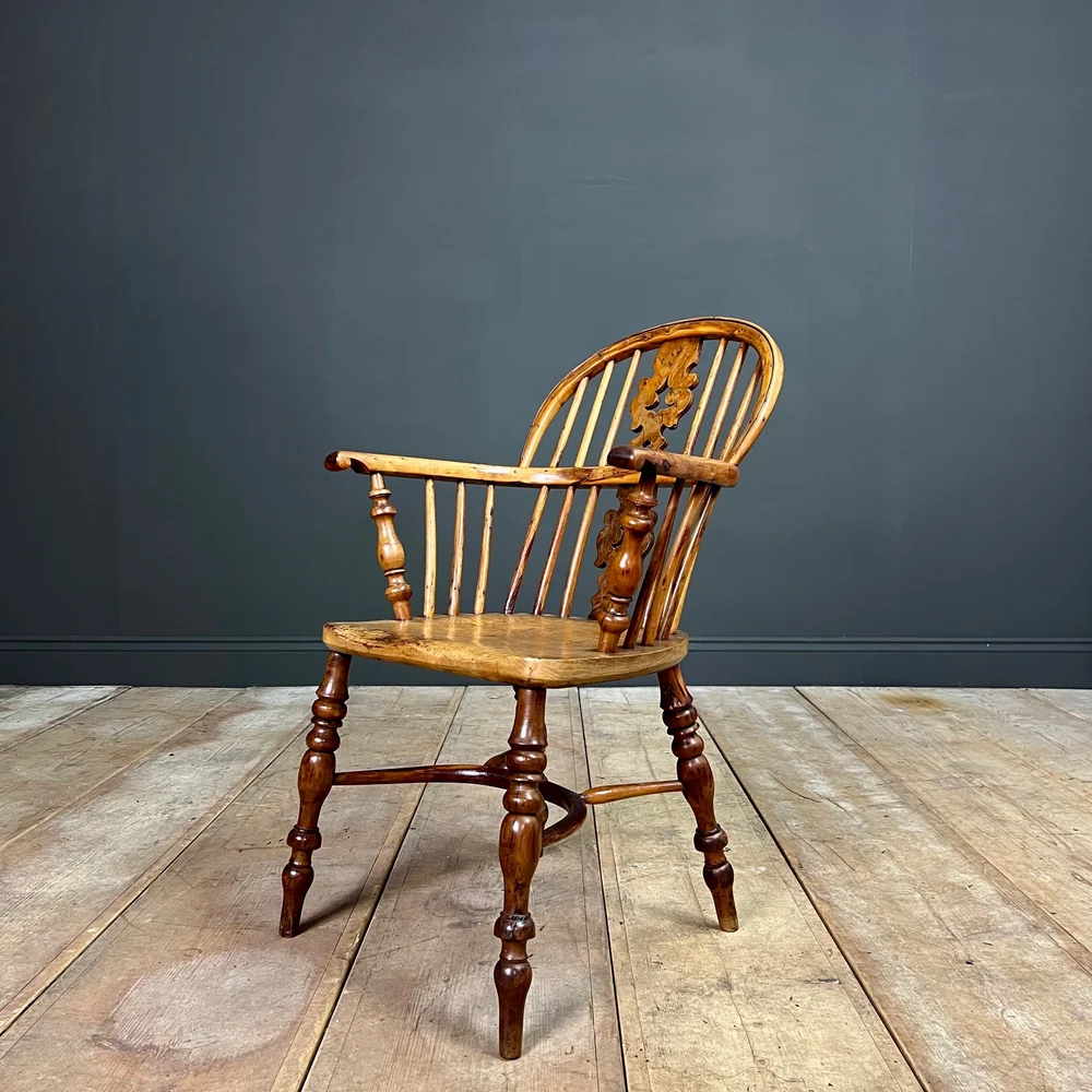 19th Century Yew Windsor Chair — Stag & Squire
