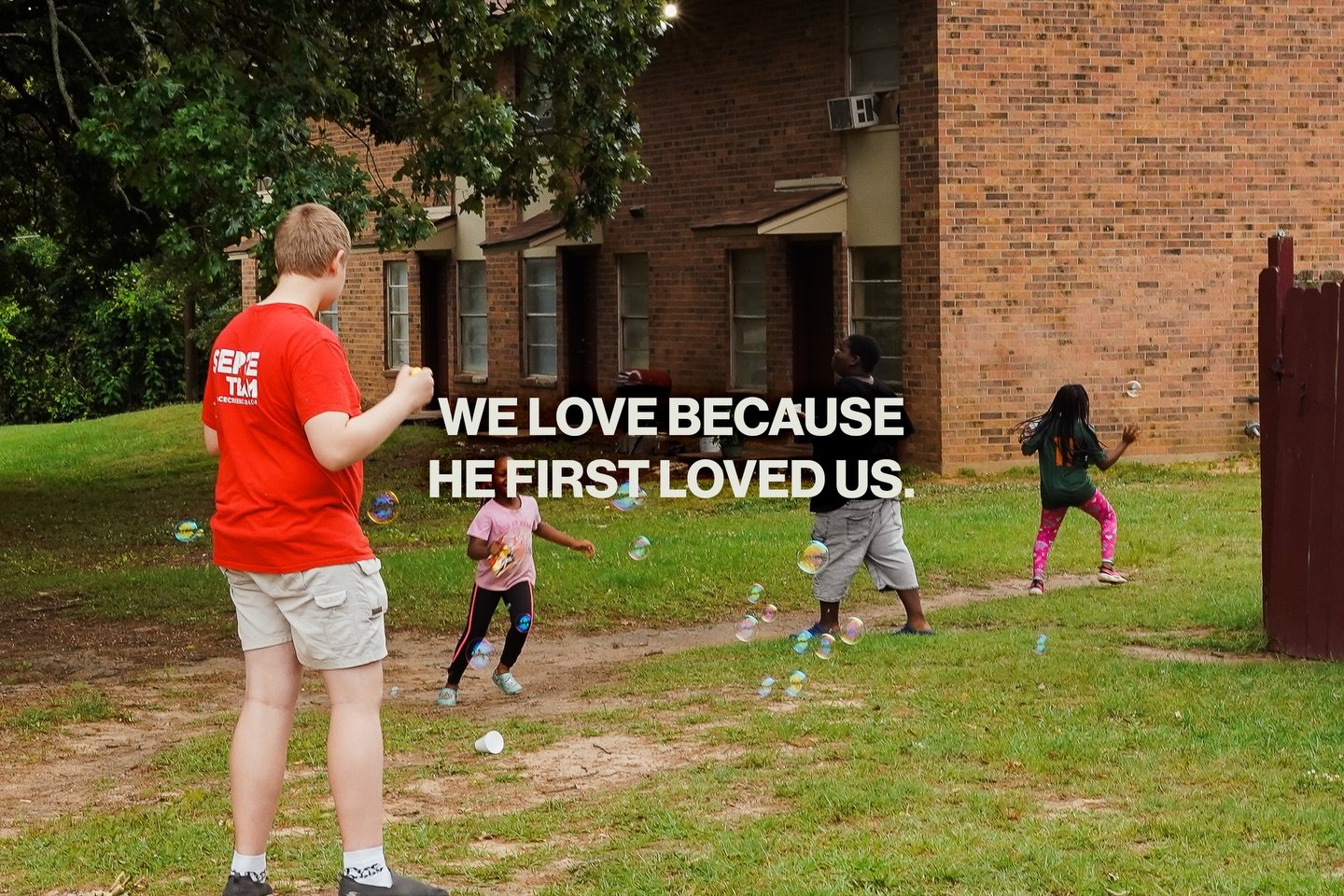What an honor it is to love on our communities today.
Even through the storms, our amazing serve team went out to serve and show the love of Jesus in a tangible way! It was a joy to also partner with the @cityoflongview to care and meet the needs of 