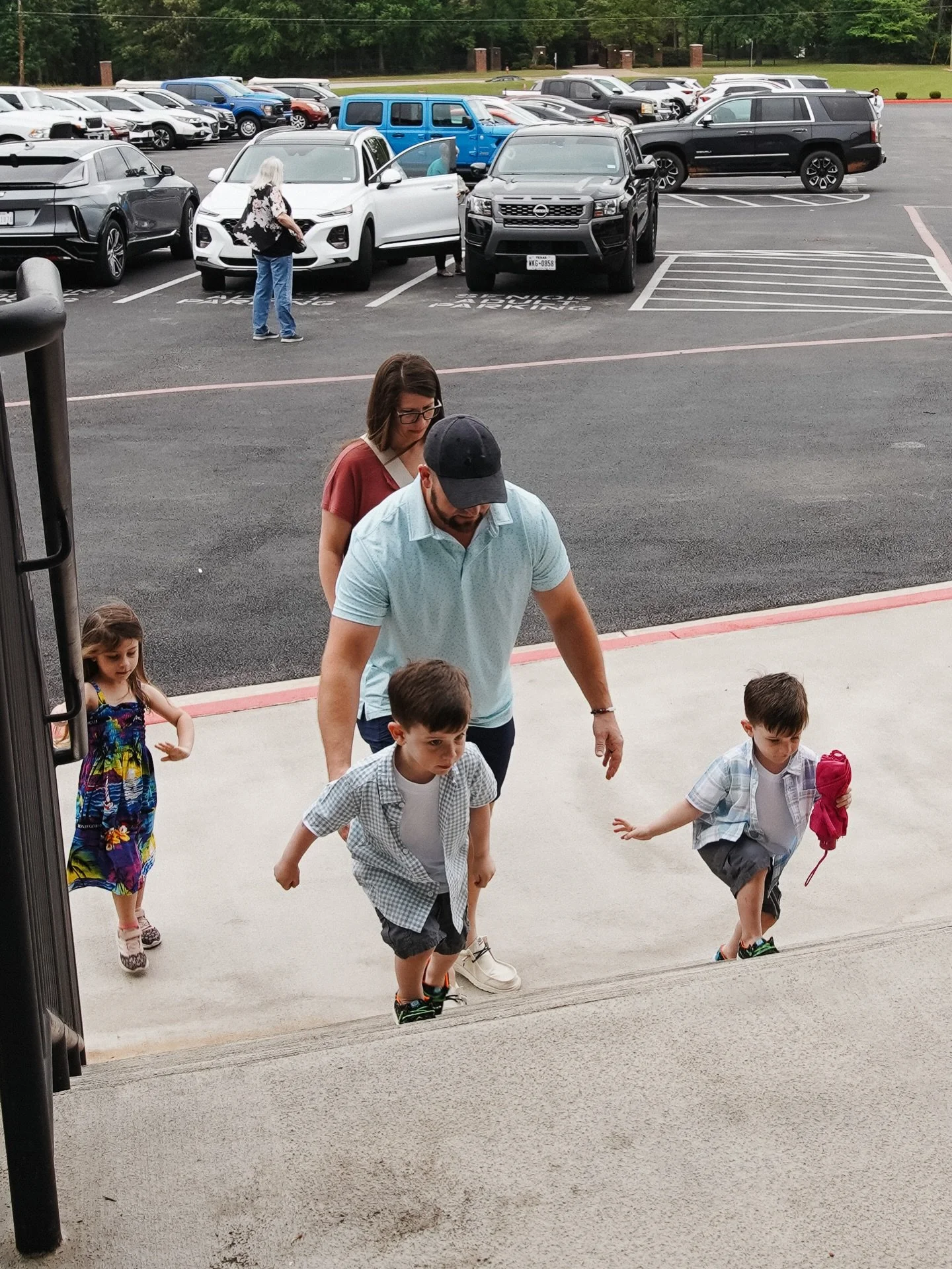 Join is this morning for our current series, Help Me! 🙌
Be in the room for connections, amazing worship, and an equipping word from Pastor Matt! We can&rsquo;t wait to see you at 9:15am, 11am, and 12:30pm! 🎉