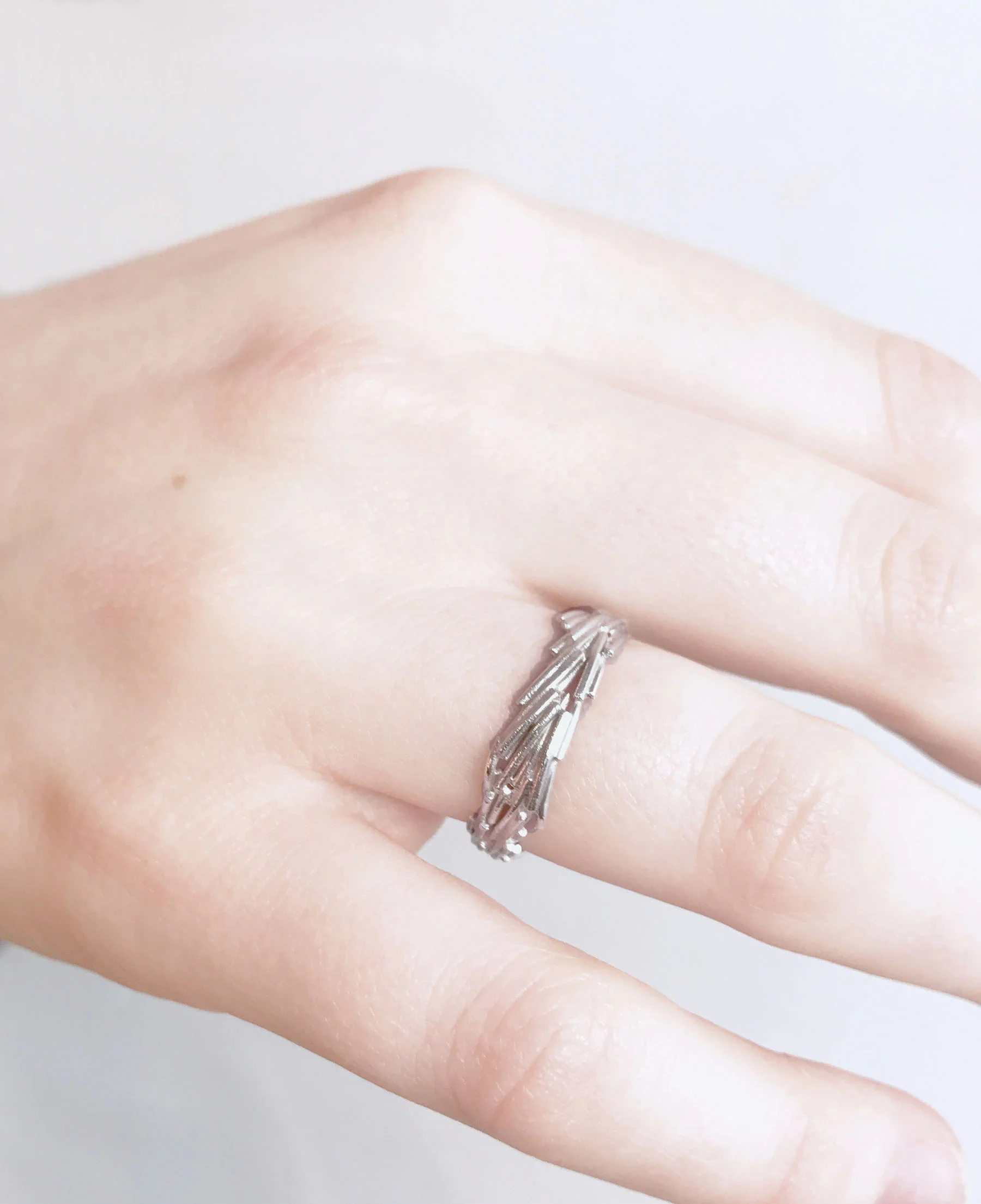 Model Feathered Ring