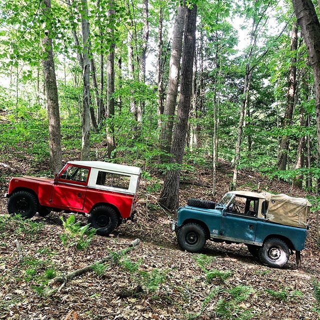 New suspension, horns and wheels have slightly changed the profile of @zach_corbin_&rsquo;s red 88 but makes it handle so much better. We took em out for a quick run today after work. .
.

#landrover #landroverseries #serieslandrover #landroverseries
