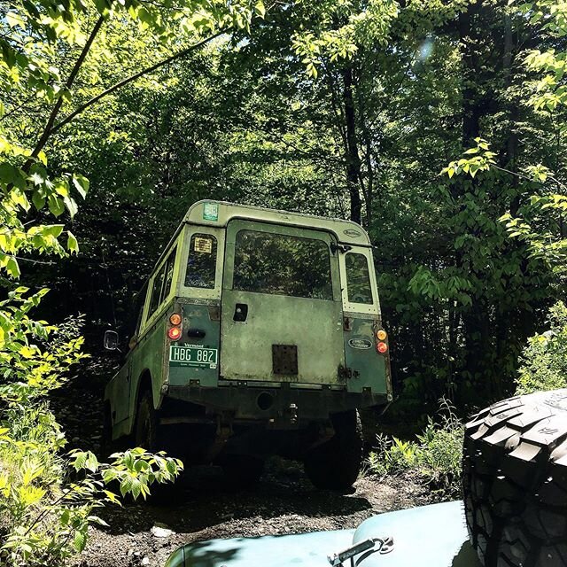 The thrill of dropping into a dark opening of trees on a trail is like being at the amusement park. Vomit Mountain/Blueberry Hill in Plymouth is a lot like that. .
.
.
#classfourroads 
#landrover #landroverseries #serieslandrover #landroverseries3 #l