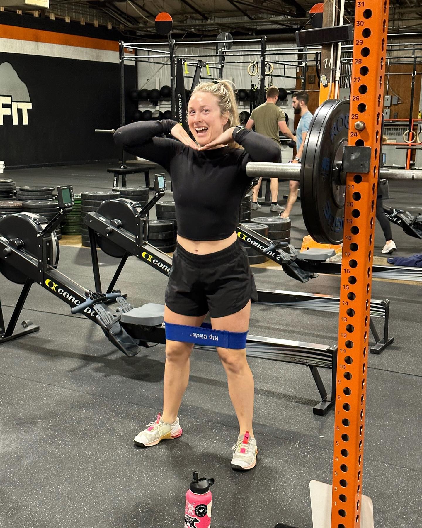 All smiles for 23.3! 

#crossfitopen #rtcffam #rtcfopenorbust