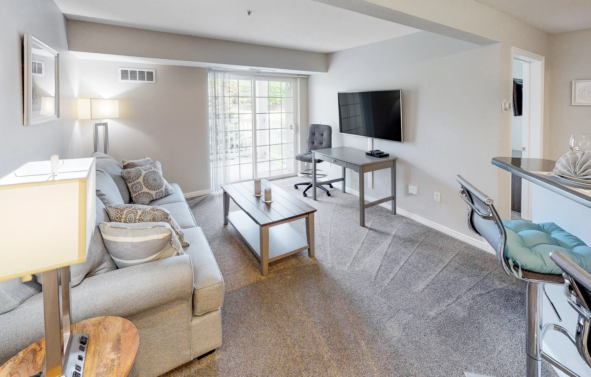 River-Oaks-Suites-Entry_Edit.jpg