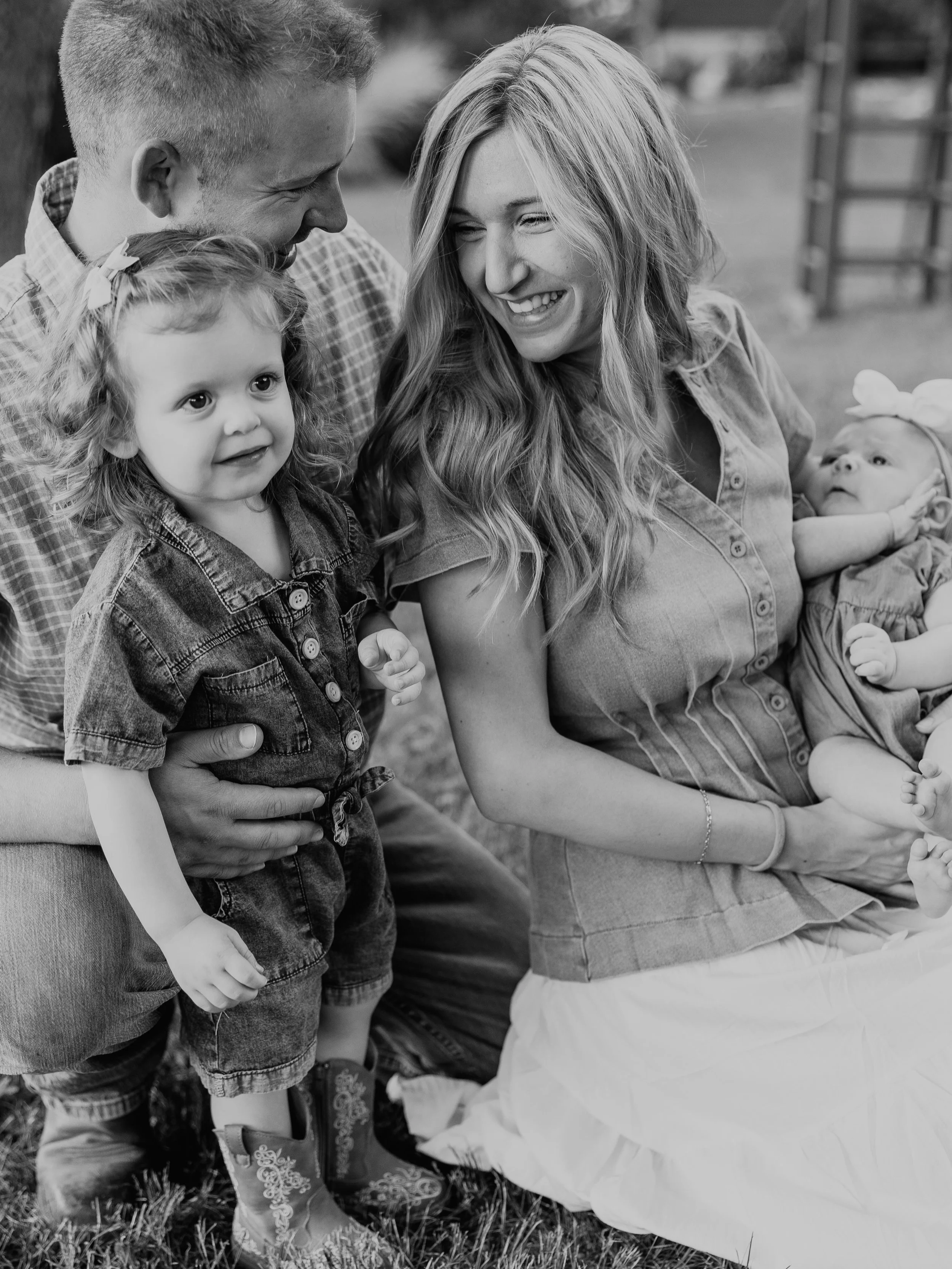 Family photos in your own backyard&hellip;. THE BEST 🍎🫶🏼