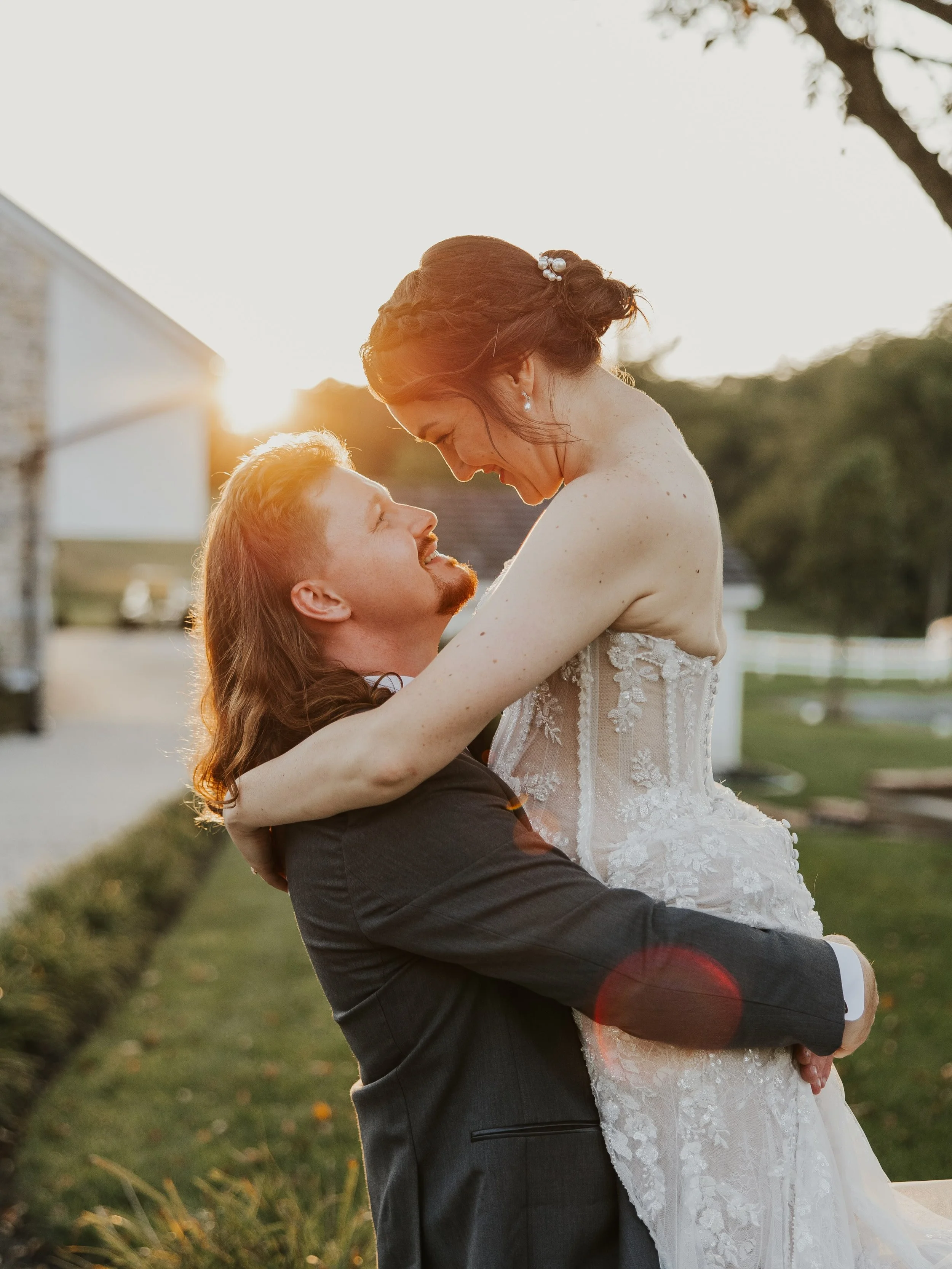 Mike + Olivia Weiss 💌 &thinsp;
A gorgeous wedding day at Bluestone Estate. Their big day was totally them!! Relaxed, meaningful, &amp; so much fun!!! &thinsp;
&thinsp;
Venue: @bluestoneestate 
Florist: &thinsp;@weddingsbyjdk 
Coordinator: &thinsp;@e