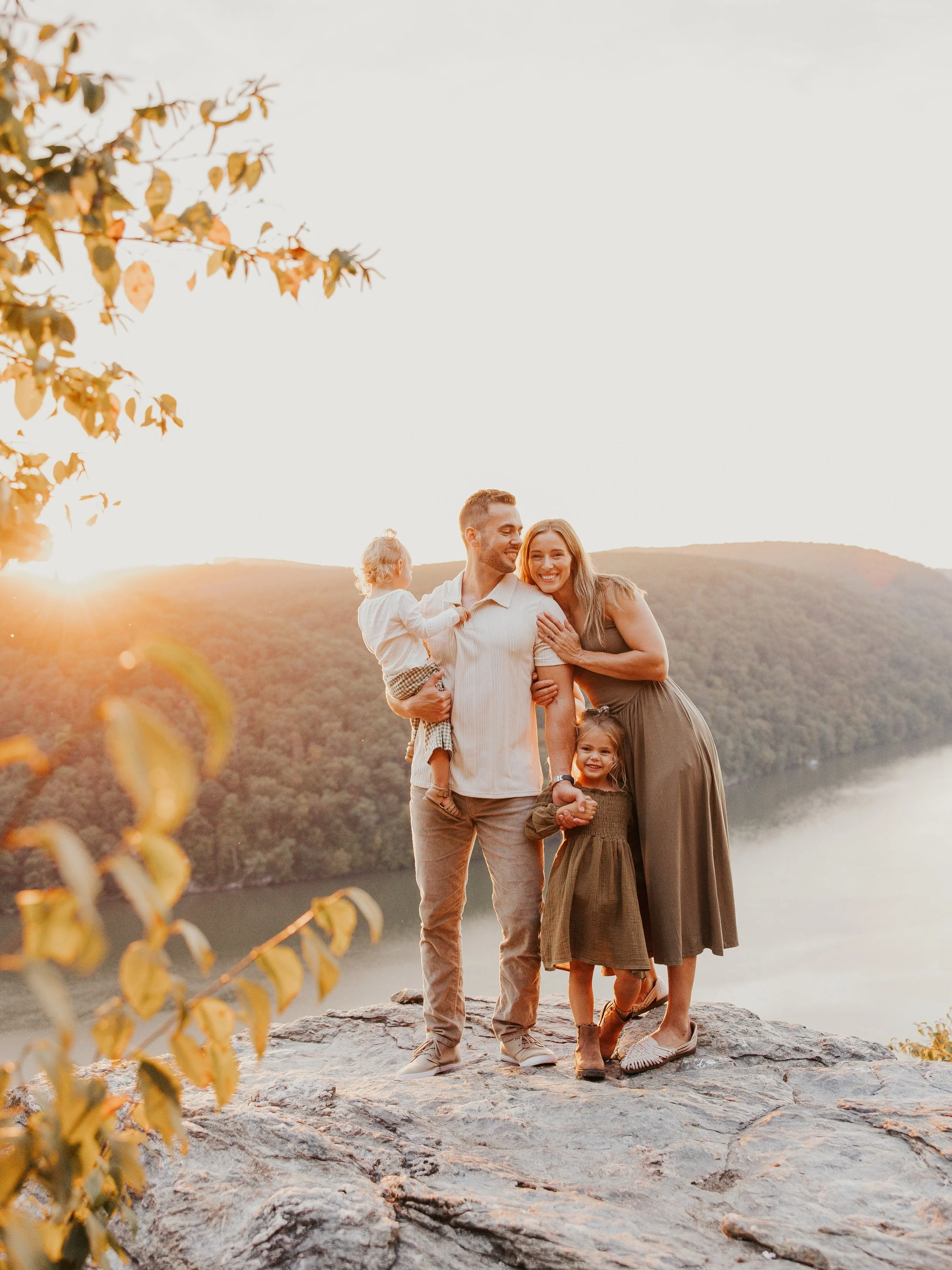 Family sessions in the fall are just 🤌🏼🍂☀️&thinsp;
&thinsp;
&thinsp;
&thinsp;
Keywords: Lancaster wedding photographer, Pennsylvania wedding photographer, 2027 bride, bride to be, 2027 wedding, Maryland wedding photographer, Lancaster PA wedding p