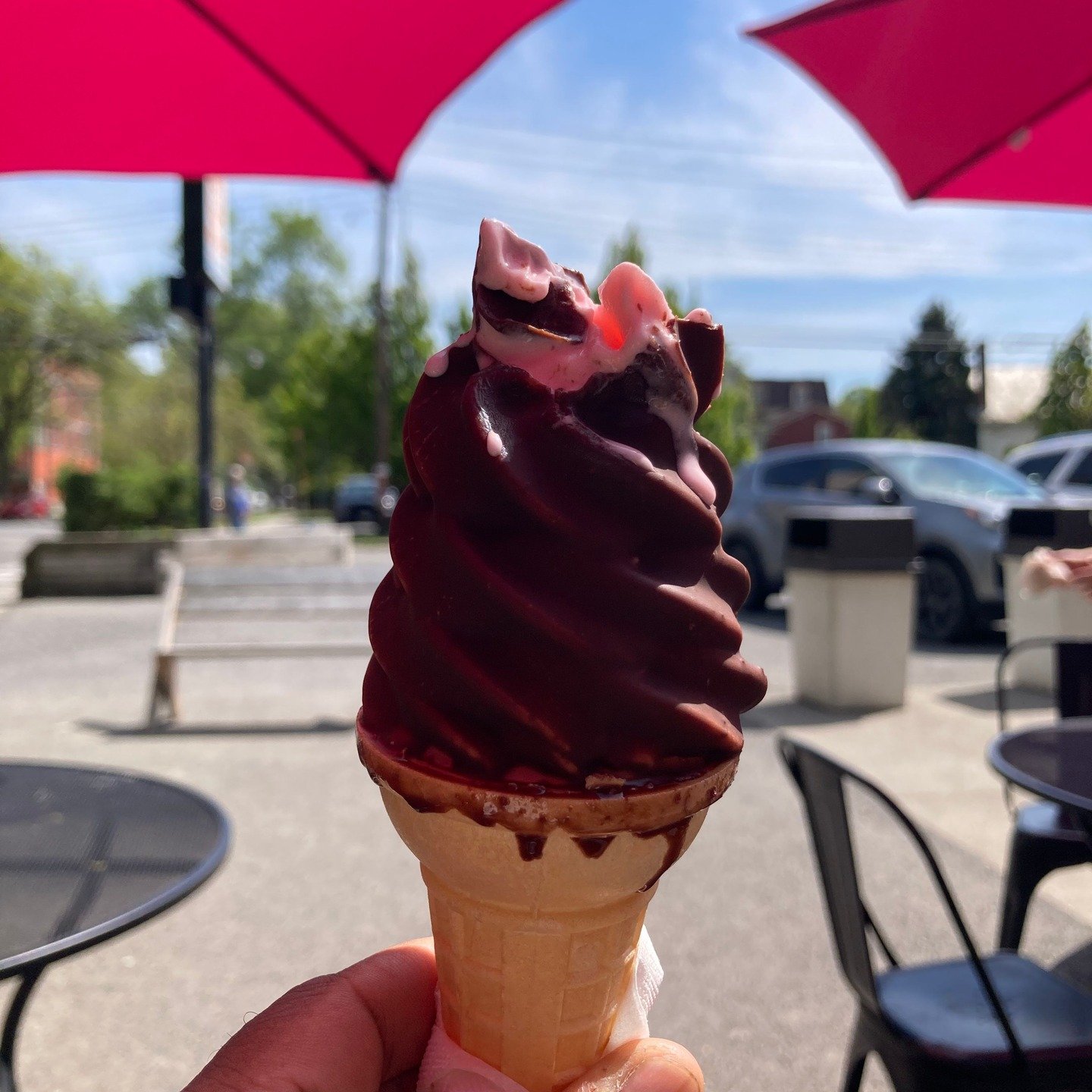 A taste of summer 🍦
.
It's been a rainy, gray week in Upstate New York. But not on Monday!
.
When the temps hit 80, I hit up @ithacaicecream. This is a two-berry twist with a chocolate dip 🍓🍫
.
#icecream
#icecreamcone 
#softserve 
#ithacaicecream
