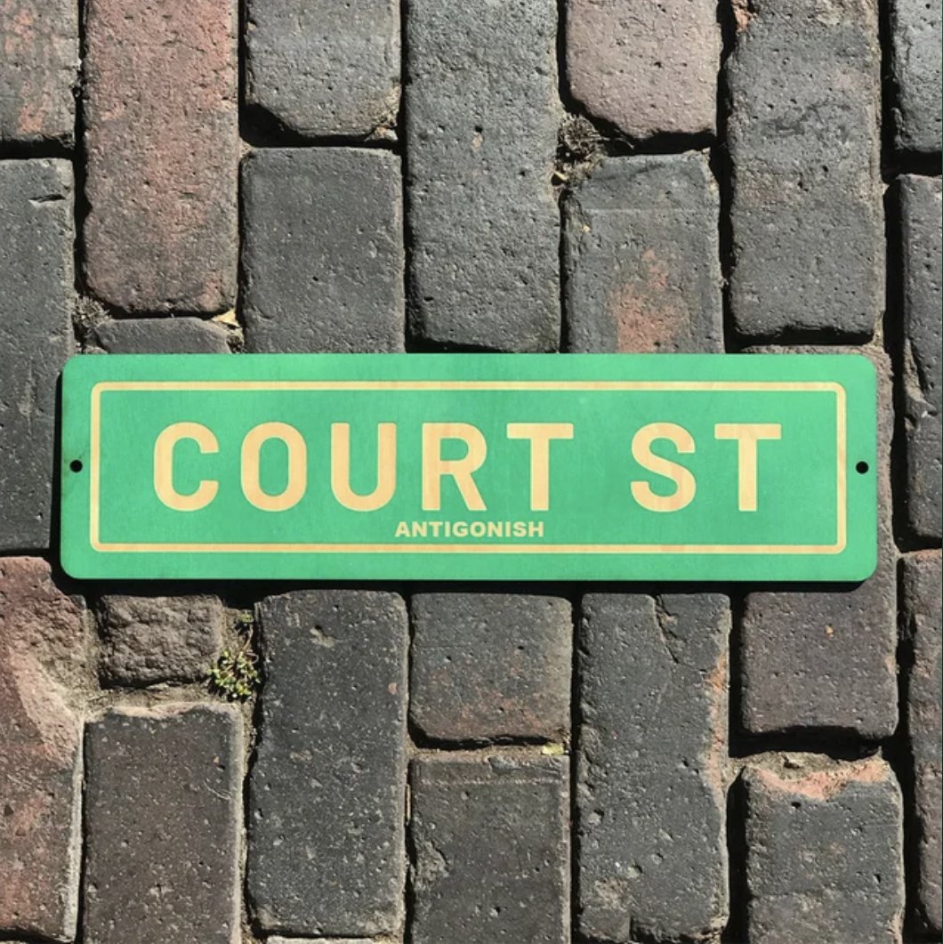 7am on Court St by Che