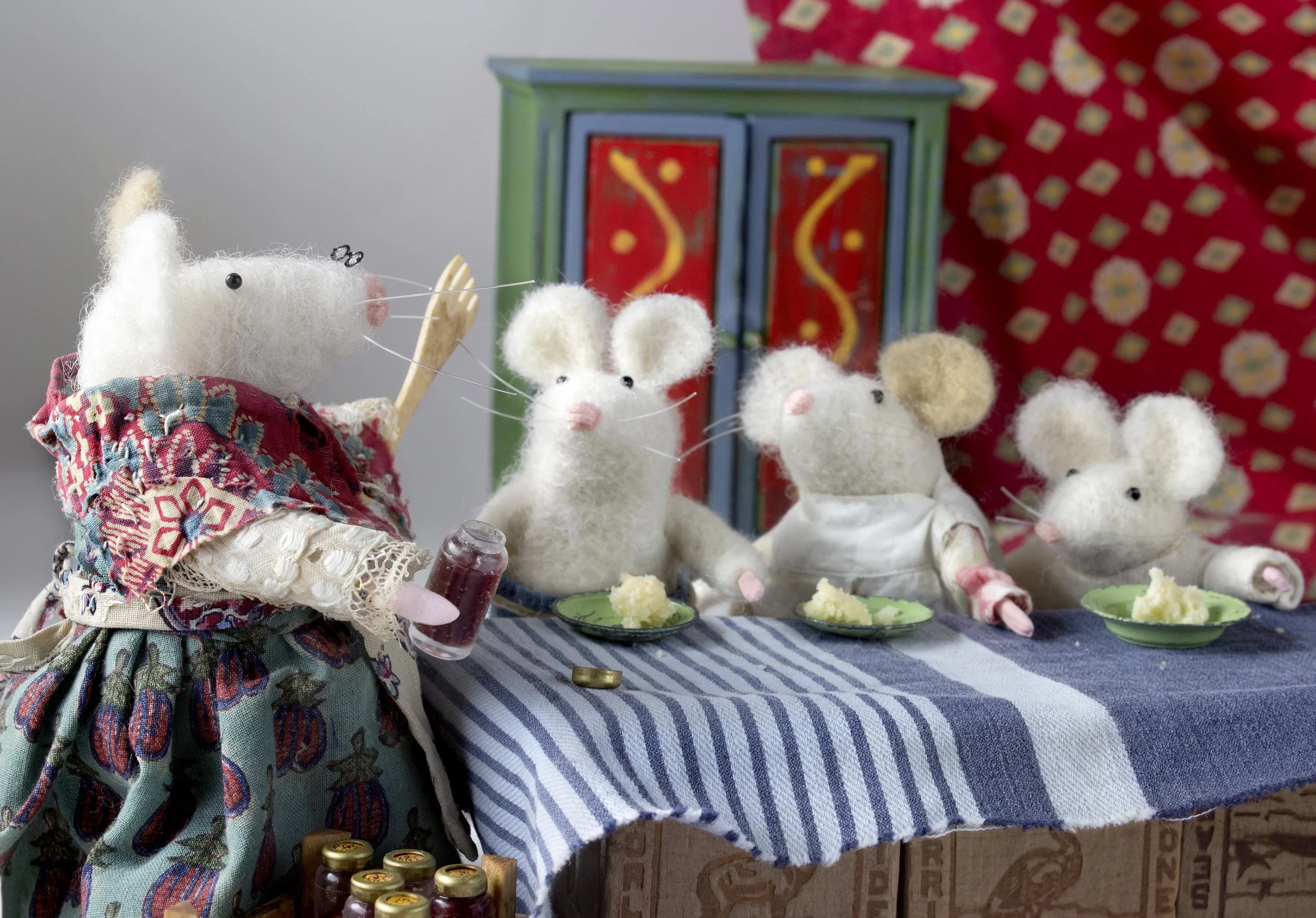 RA.p.34.RatsScat.6.75.350dpi.UM.flat.rgb copy.jpg