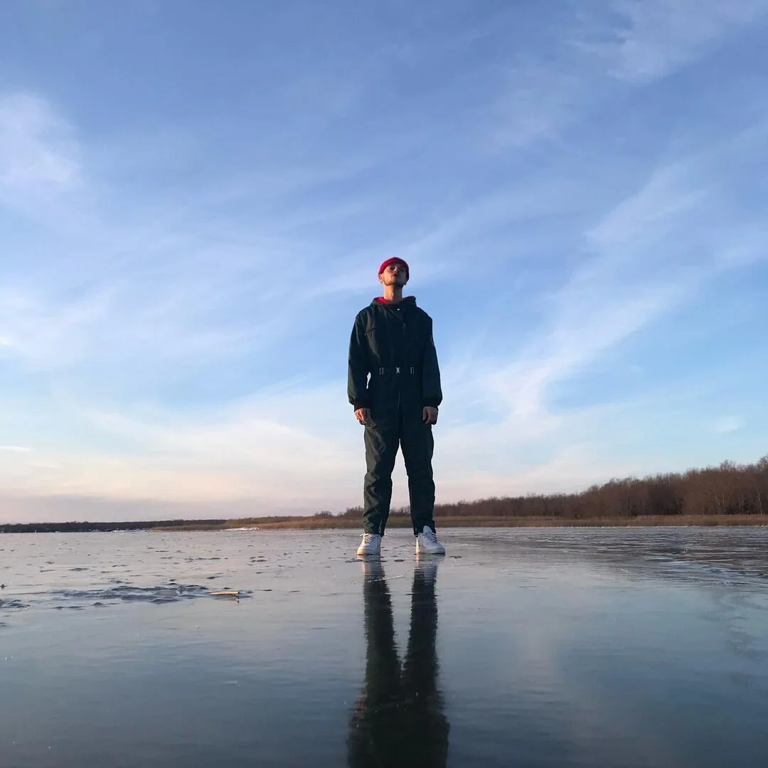 Boy Pape Continues to Shine In Emotional “Phone Down” Music Video