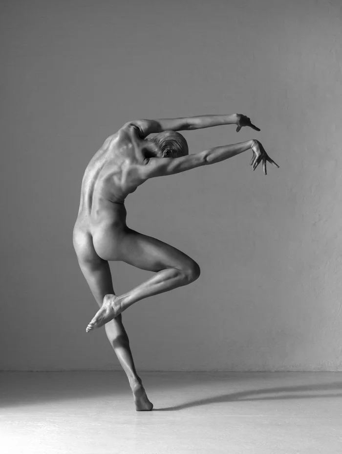 Thomas-Holm-for-Cole-Magazine-8-nude-model.jpg