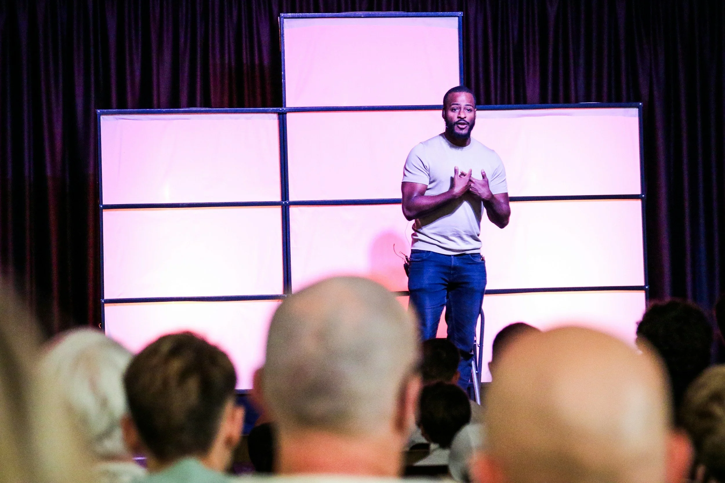 Public Speaking Coach Near Me or Online: How to Choose