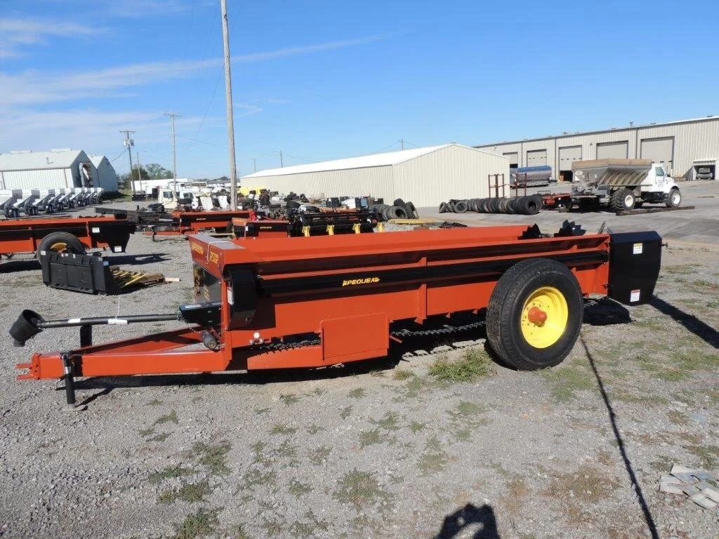 Pequea® 175bu. PTO Drive Manure Spreader — Coop TAEP