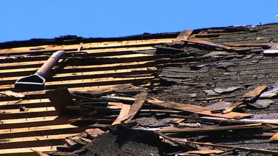 roof work (credit: CBSDFW.COM)