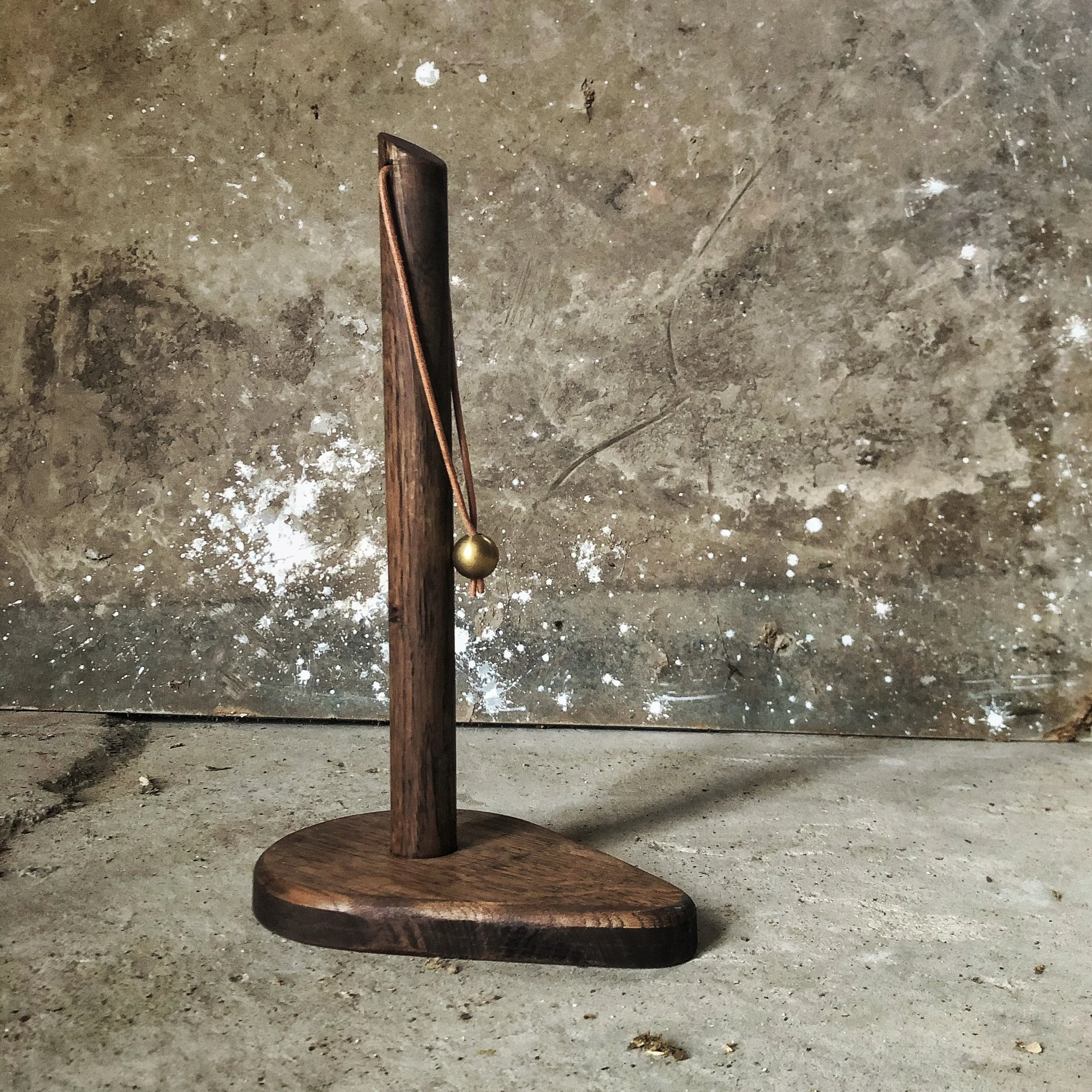 Køkkenrulleholder - Svanen

(kitchen roll holder - The Swan)