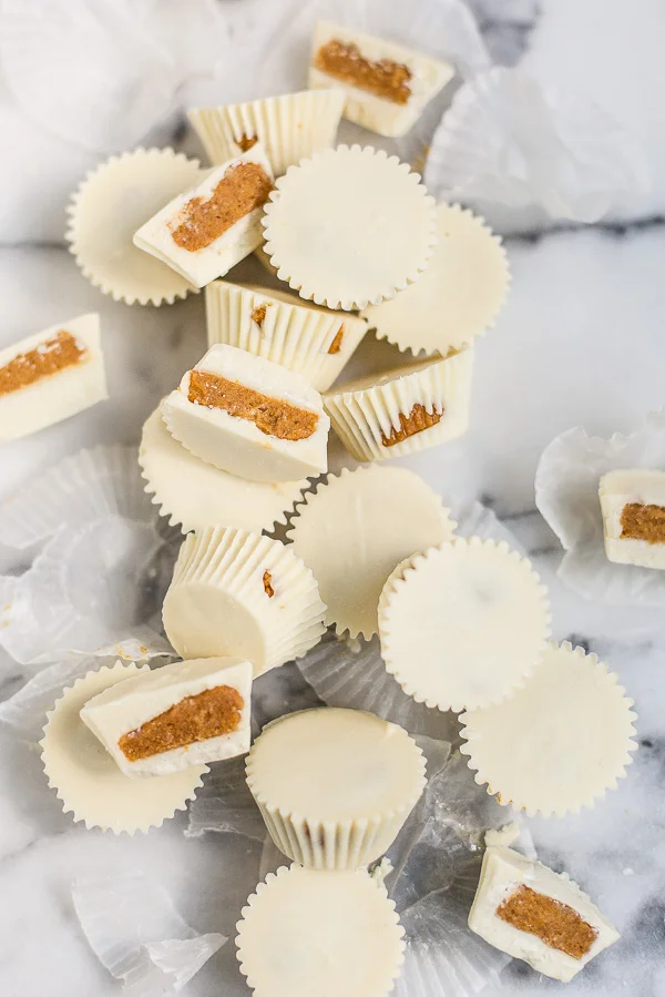 fall-candy-recipe-pumpkin-pie-candy-cups.jpg