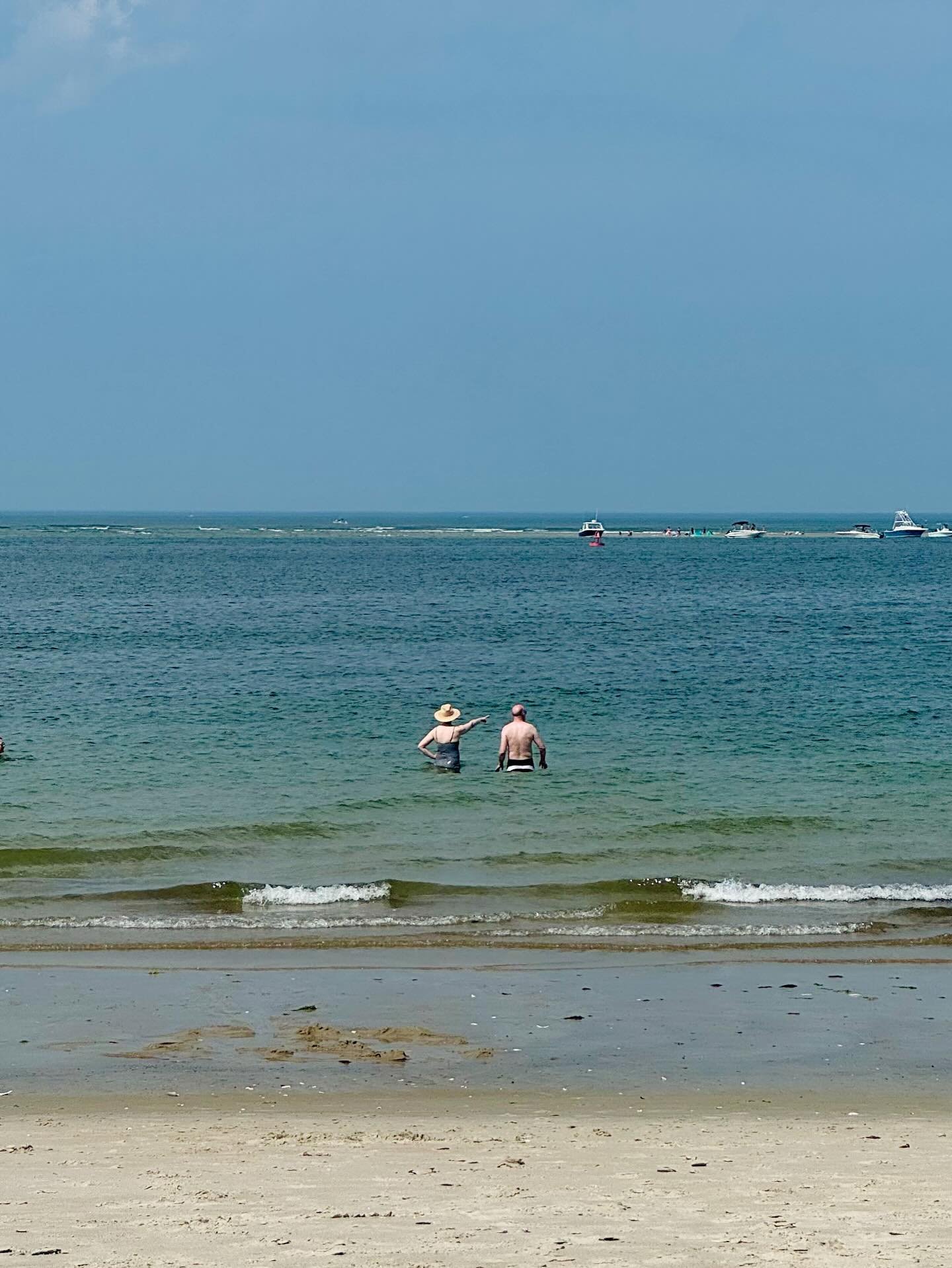We drove 3 hours to spend the afternoon at the beach with @kellyharrissmith. But it was so worth it. 💙

#holidayweekendtraffic #weshouldknowbetter