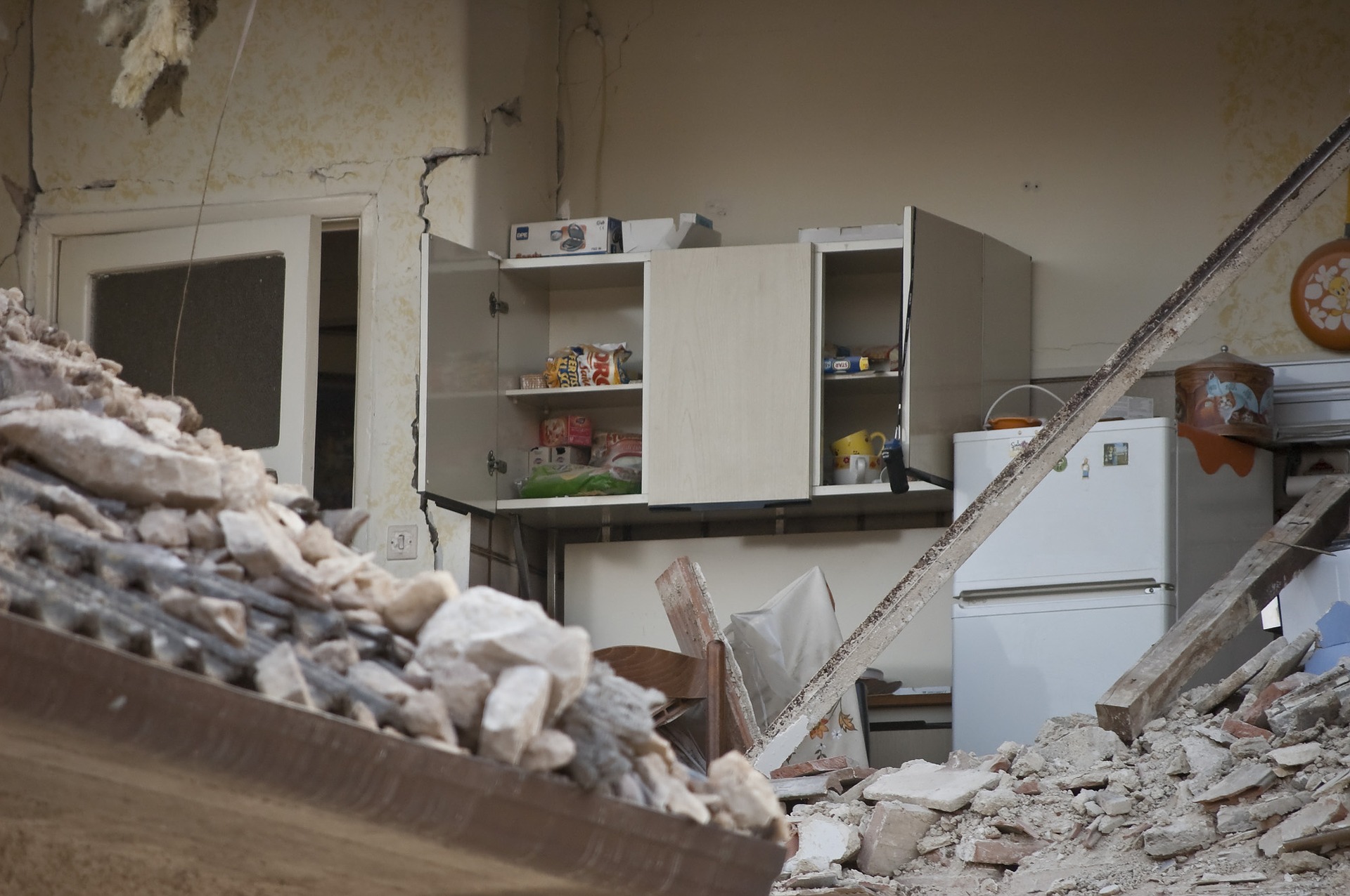 earthquake-1665895_1920.jpg