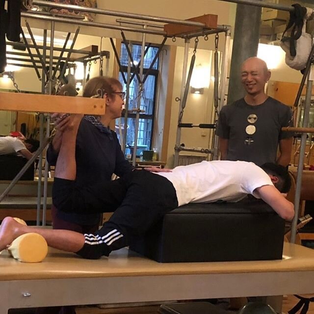 I&rsquo;m having Instagram live with Roberta Kirschenbaum @pilatesmentorsofnewyork this Friday 4pm PT/ 7pm ET and Saturday 8am Japan time. ・
・
She is the owner and director of @rolatespilates locates at 939 8th Ave, NewYork. 
Note: I&rsquo;ll be tran