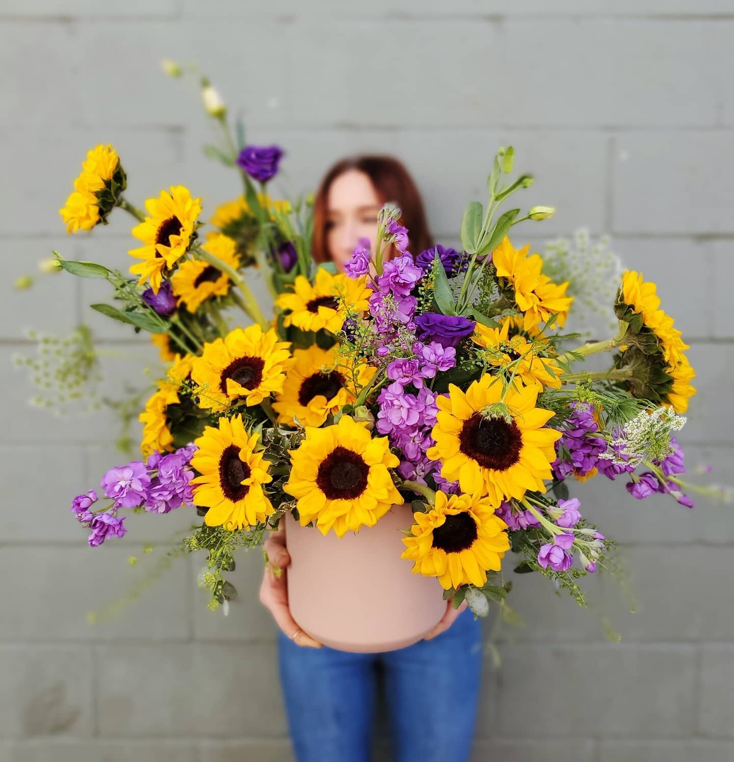 A surefire way to brighten someone's day! Who can resist a vase full of bright and happy sunflowers!? 
Call us and let us help you make someones day! 
.
.
☎️936-328-5683 
💻www.petalzbyannie.com 
.
.
#floraldesign #floral #design #floristsofinstagram