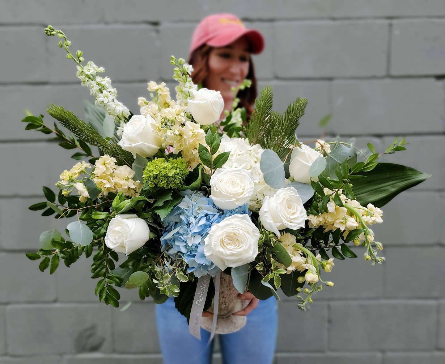 Whites and greens with a pop of blue! We love all the texture greenery can add!
.
.
☎️936-328-5683 
💻www.petalzbyannie.com 
.
.
#floraldesign #floral #design #floristsofinstagram #flowerstagram #flowersofinstagram #flowerarrangement #nature #petalz 