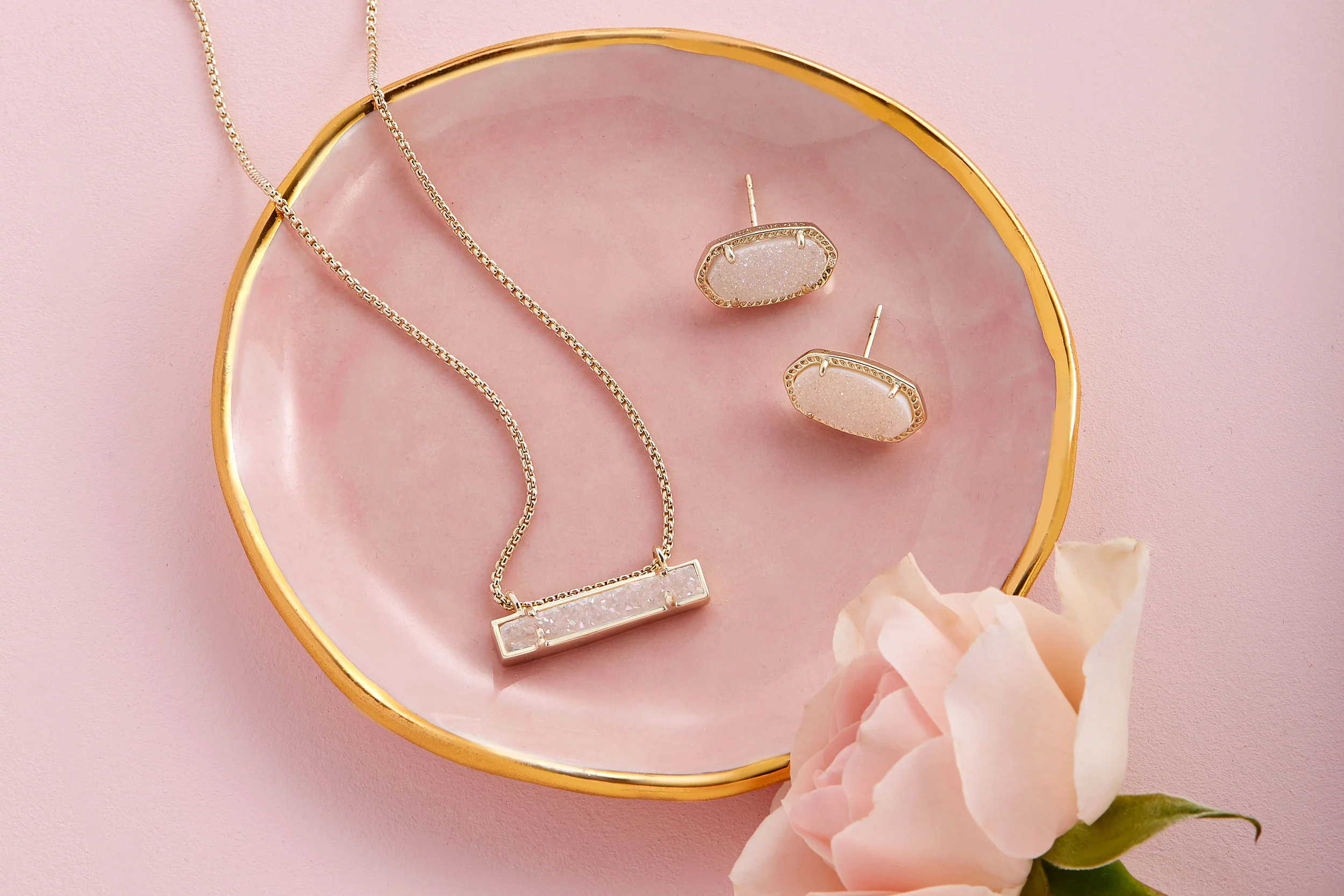 How to Pick Your Bridal Jewelry