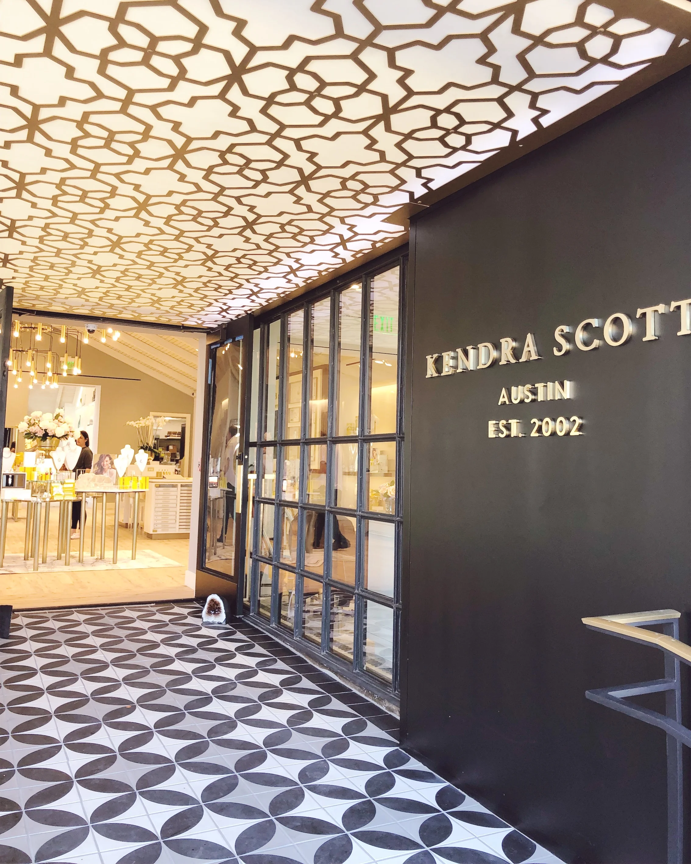 Yellow Rose Kendra Scott Austin Flagship Sips And Sweets Kendra