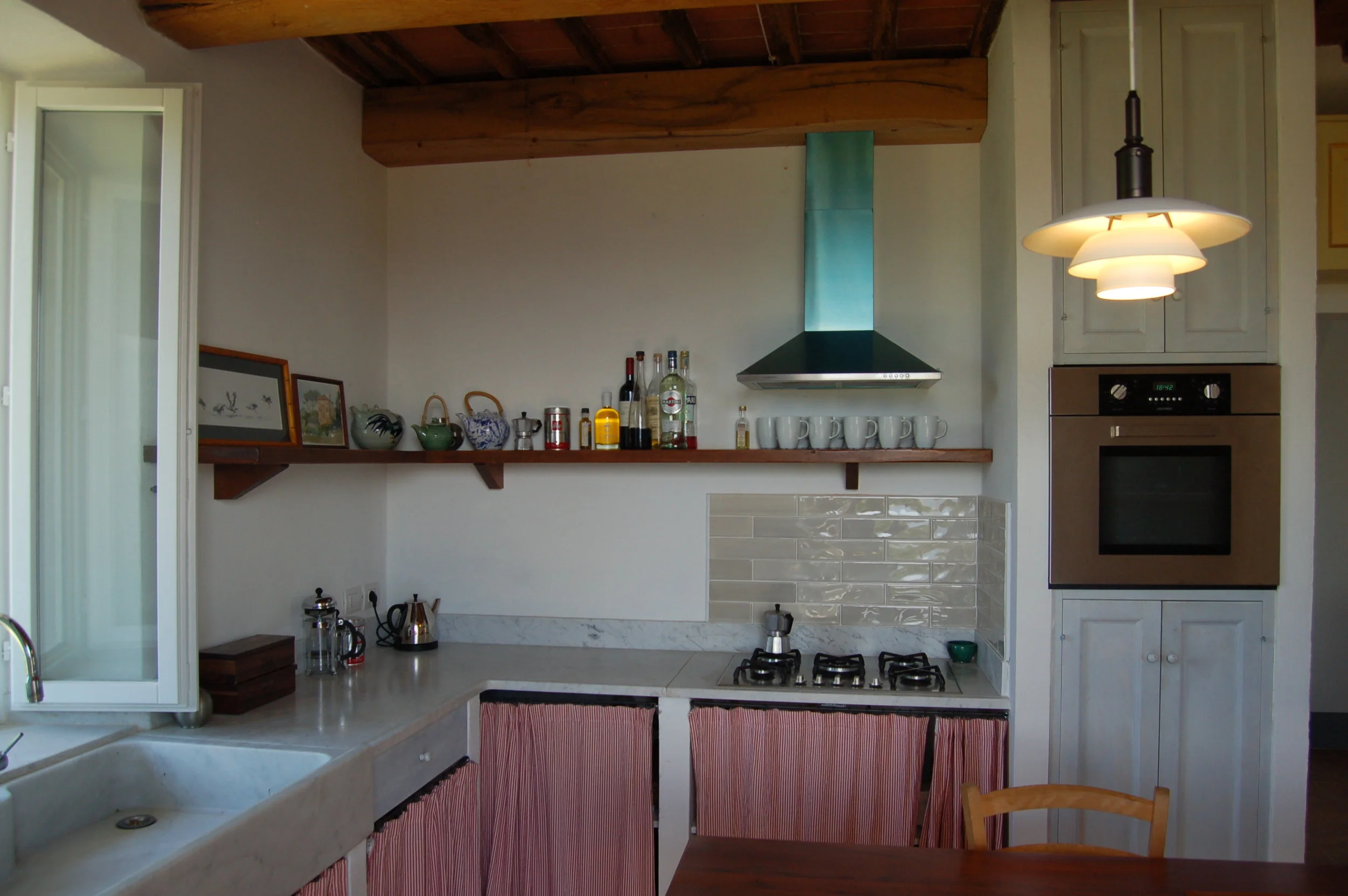  Second kitchen with range, oven, fridge and washing machine 