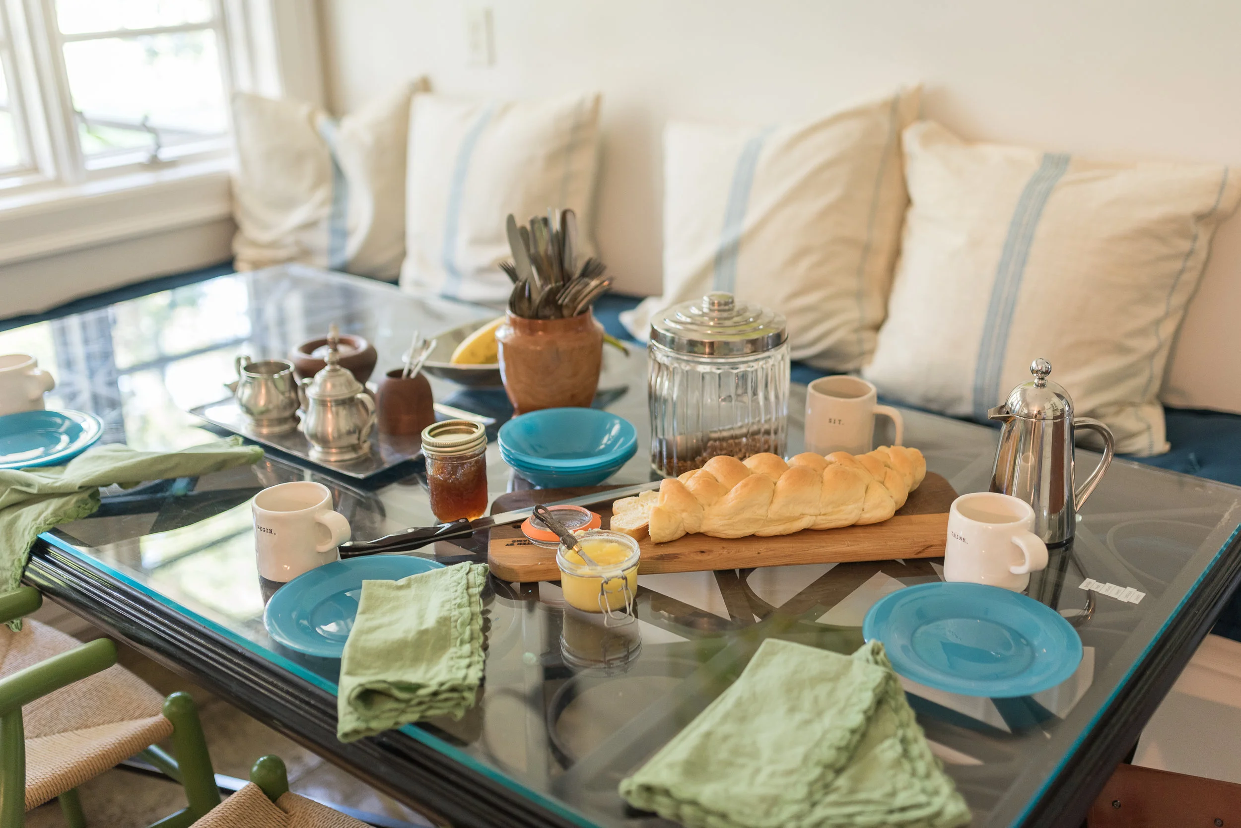 breakfast+table.jpg