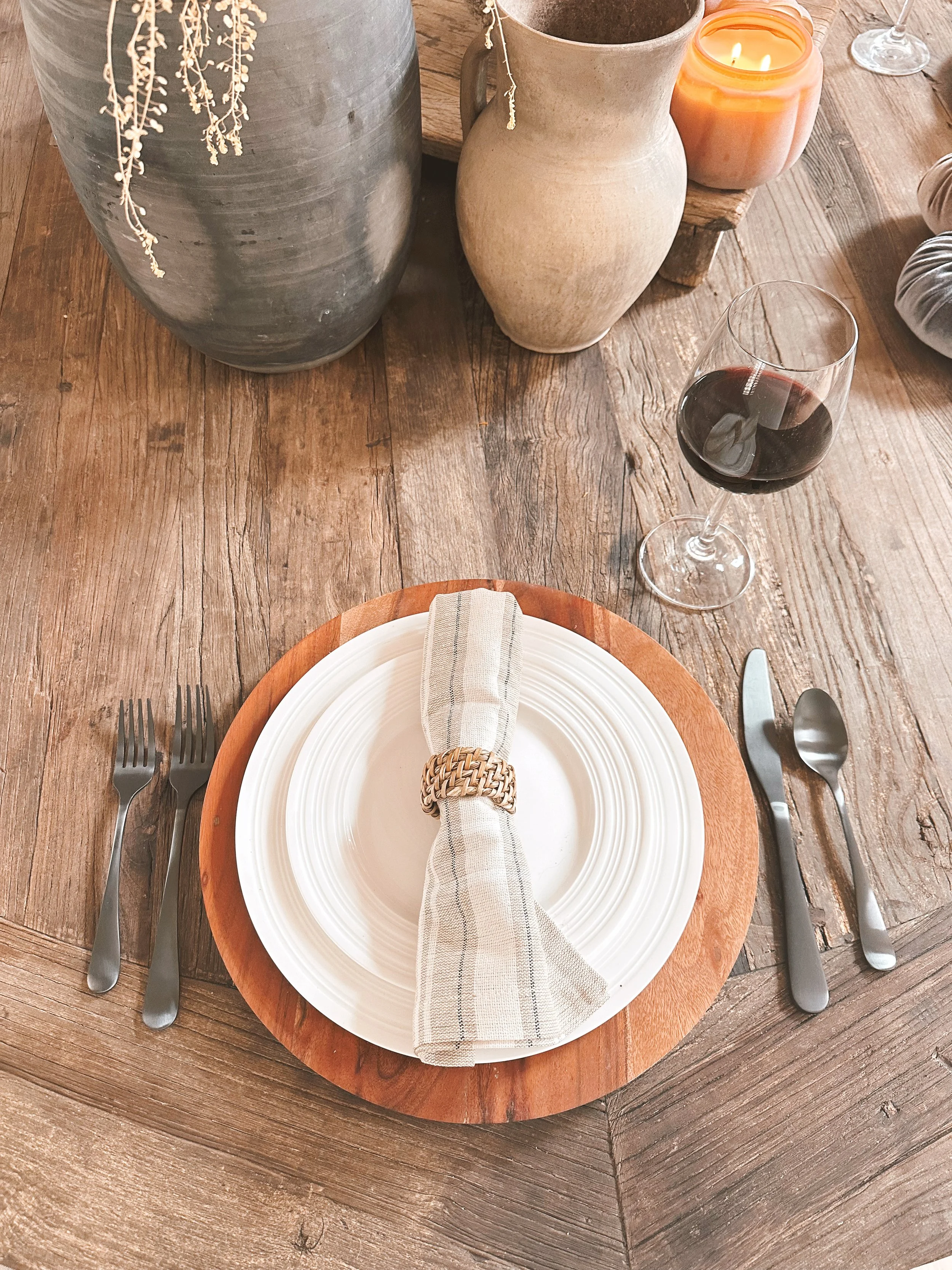Neutral Classic Fall Tablescape with Lowe's Home Improvement 🍁