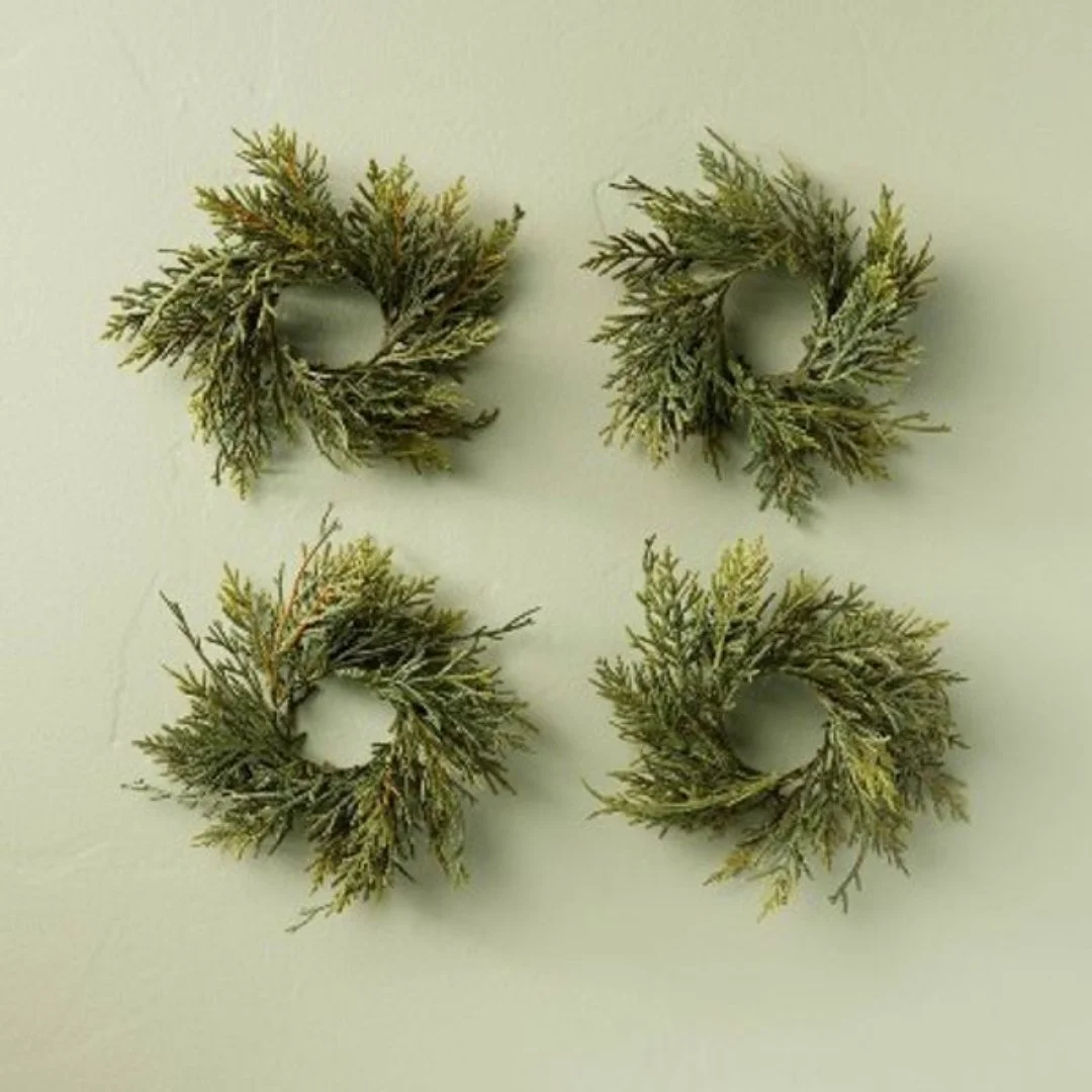 faux-wreath-napkin-rings.jpg