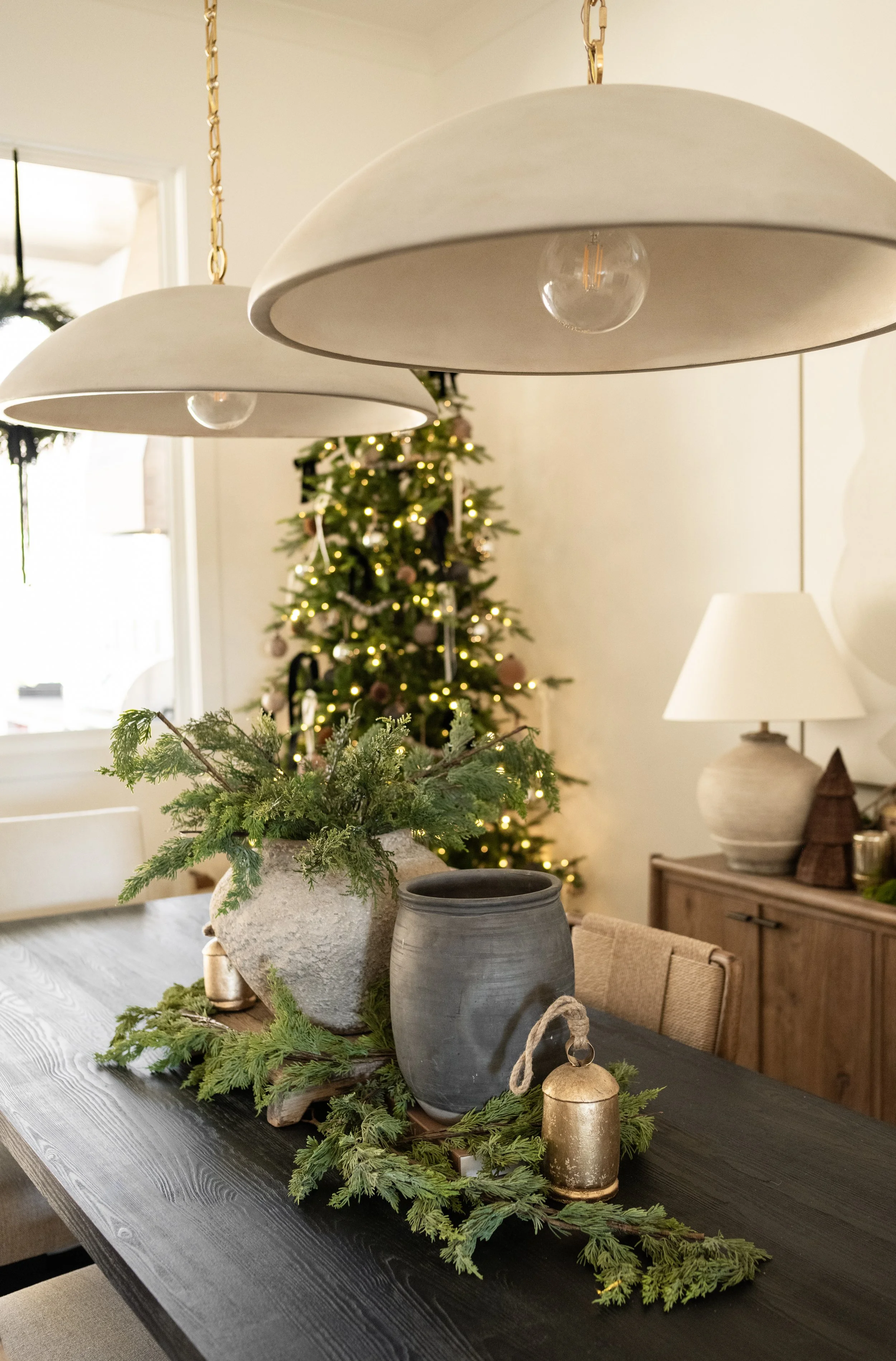 christmas-decorating-diningroom.jpg