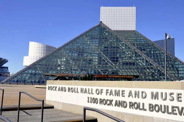 ROCK AND ROLL HALL OF FAME