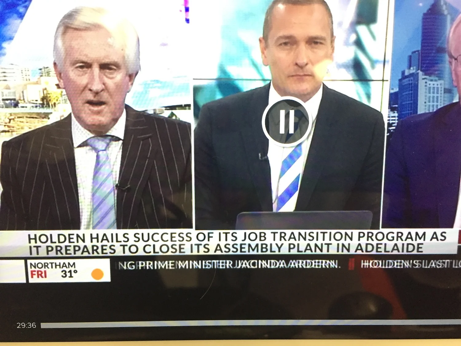 Note the news ticker on SkyNews on the morning of the final day at Elizabeth. A morning press conference was used to set the tone for the morning.