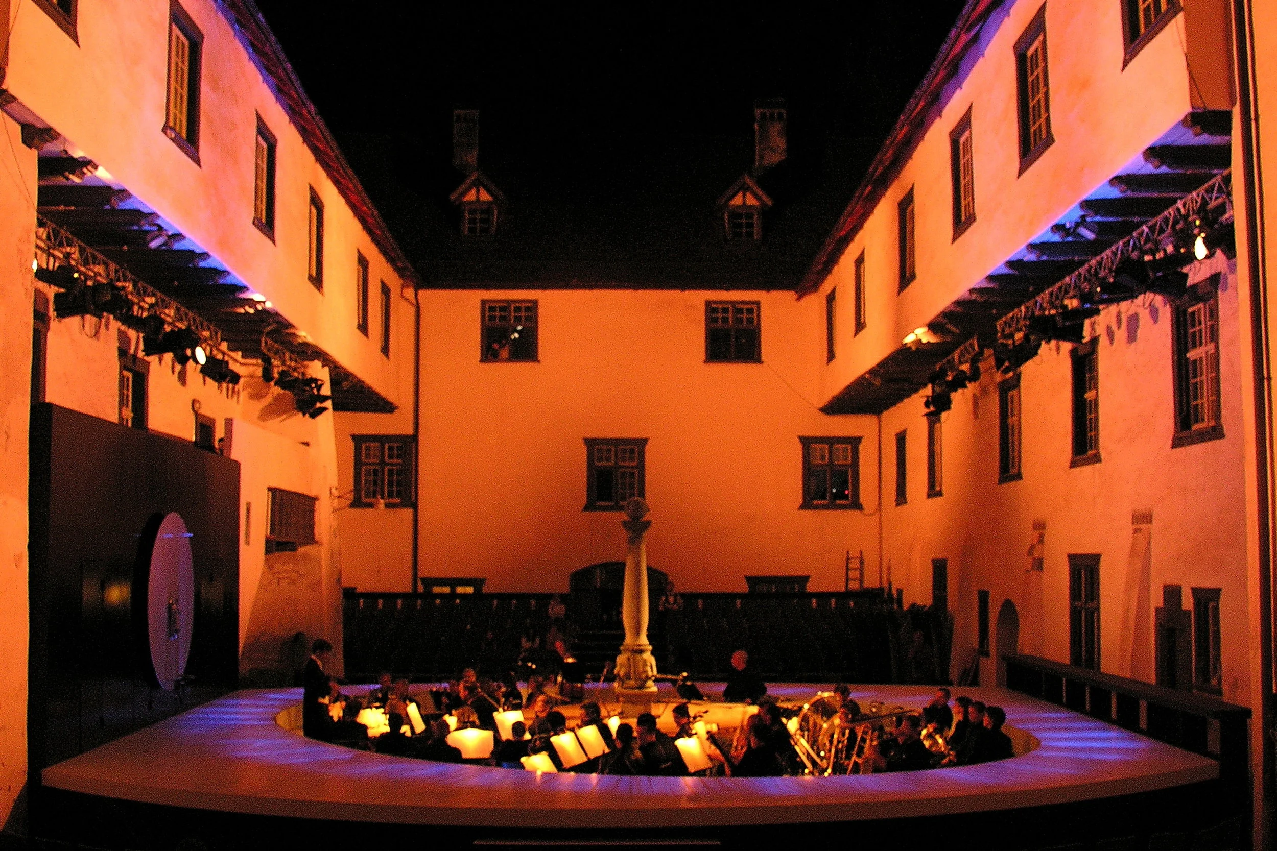 LA_Traviata_gr_02.jpg