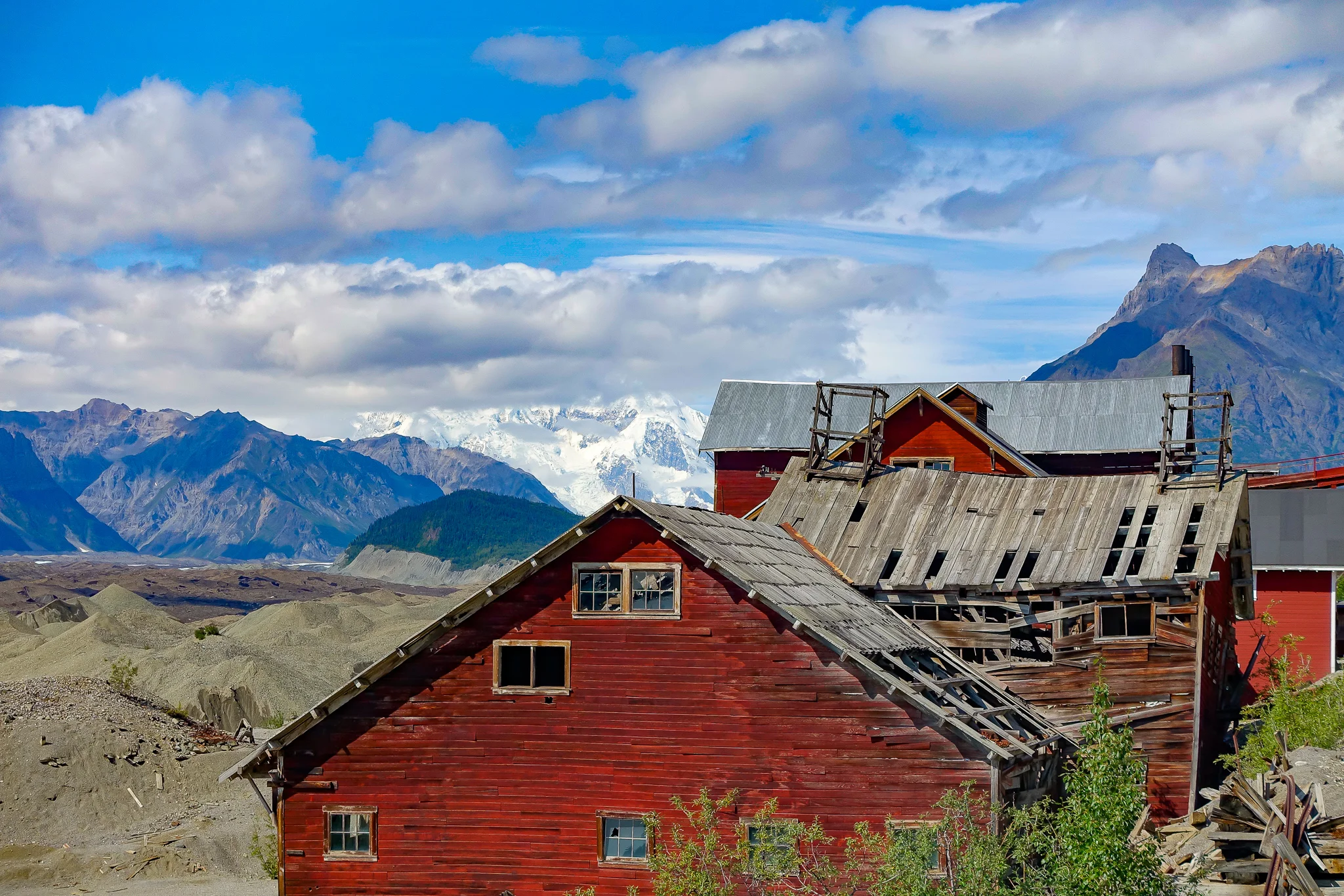 Abandoned mining camp (Kennecott).