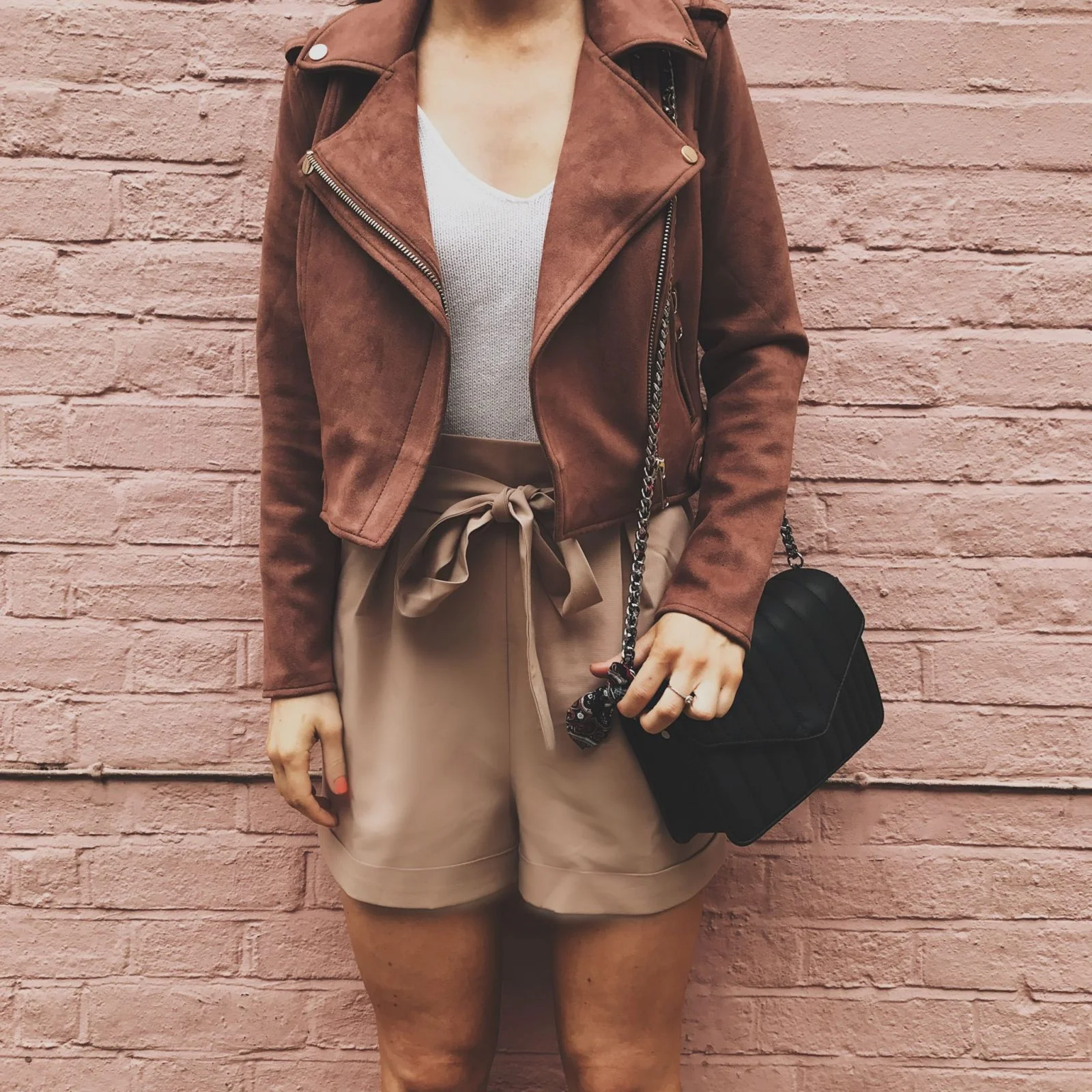 River-Island-pink-suede-jacket-and-tailored-shorts_EllaRyderIMG_4523-1600x1600.jpg