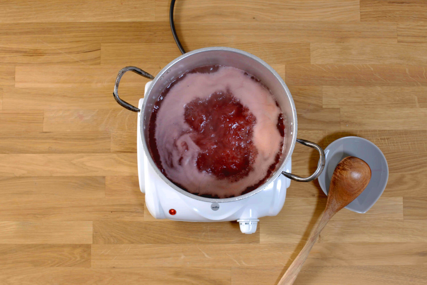 rips-bringebær-saft.jpg